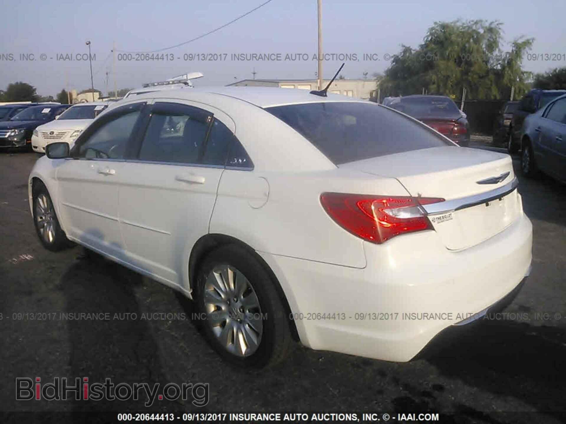 2012 Chrysler 200 - VIN: 1C3CCBAB2CN271623 - Photo 3