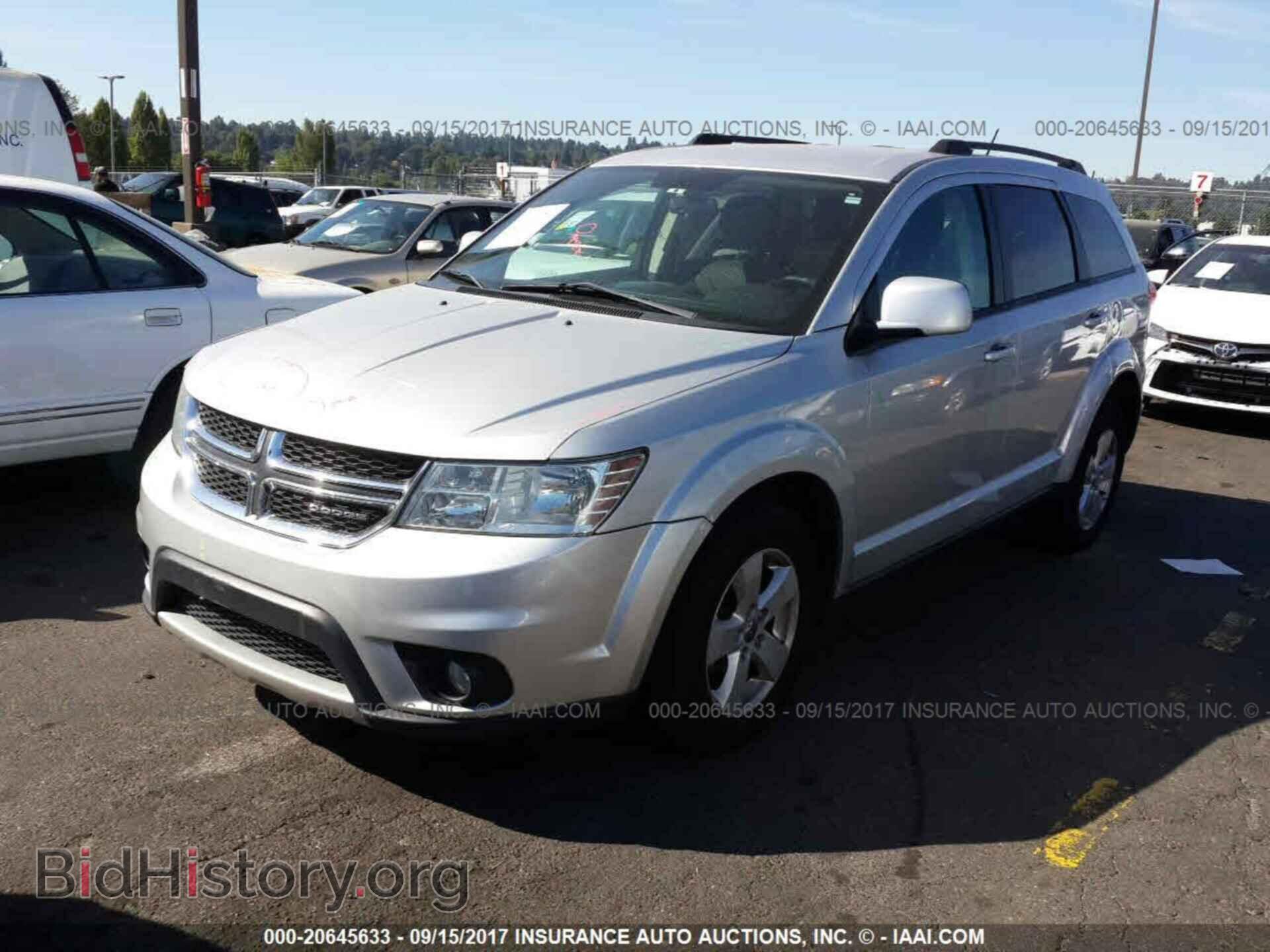 2011 Dodge Journey - VIN: 3D4PH1FG4BT567970 - Photo 2