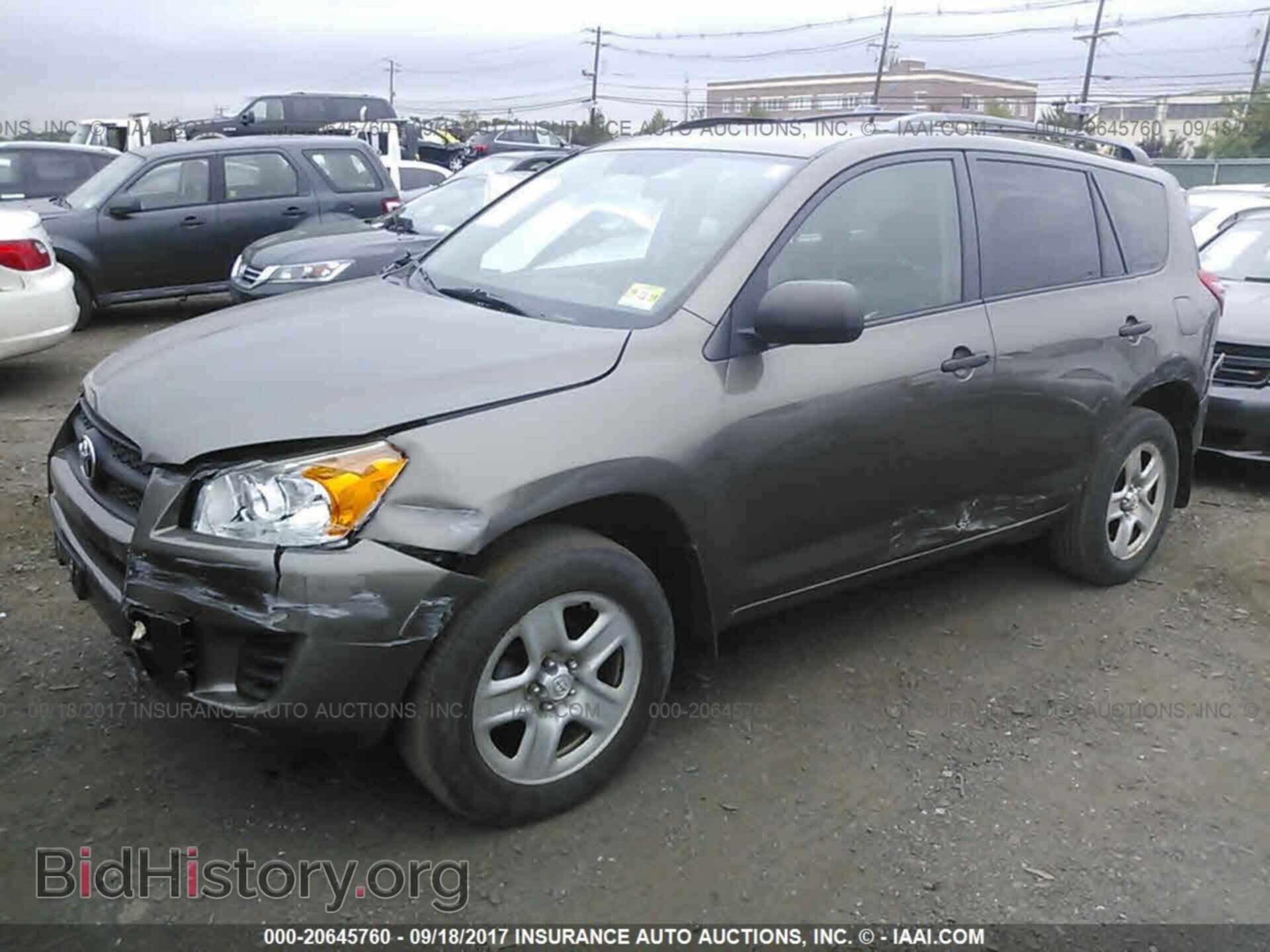 2011 Toyota Rav4 - VIN: 2T3BF4DV0BW150841 - Photo 2