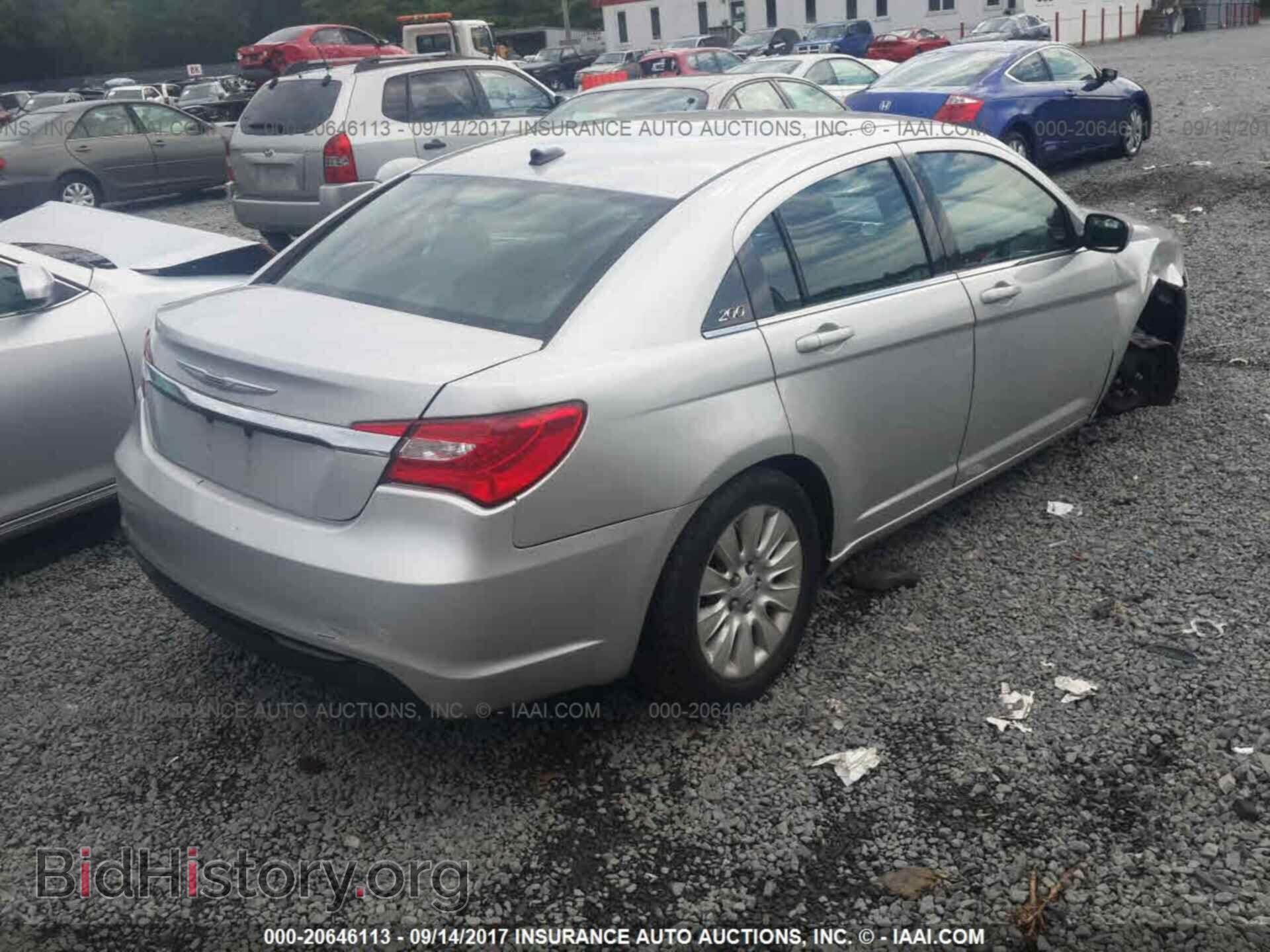2012 Chrysler 200 - VIN: 1C3CCBAB4CN282512 - Photo 4