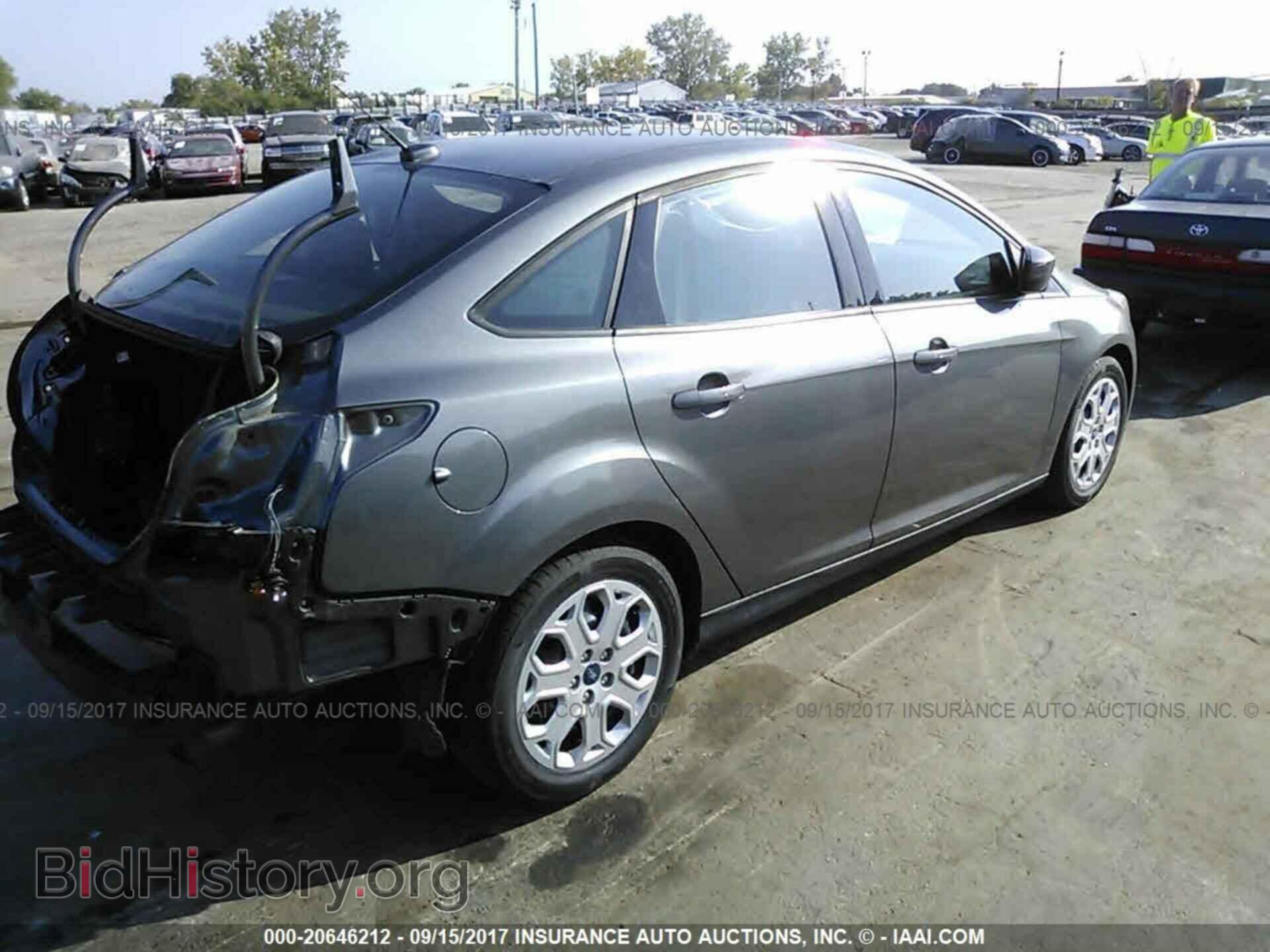 2012 Ford Focus - VIN: 1FAHP3F26CL445599 - Photo 4