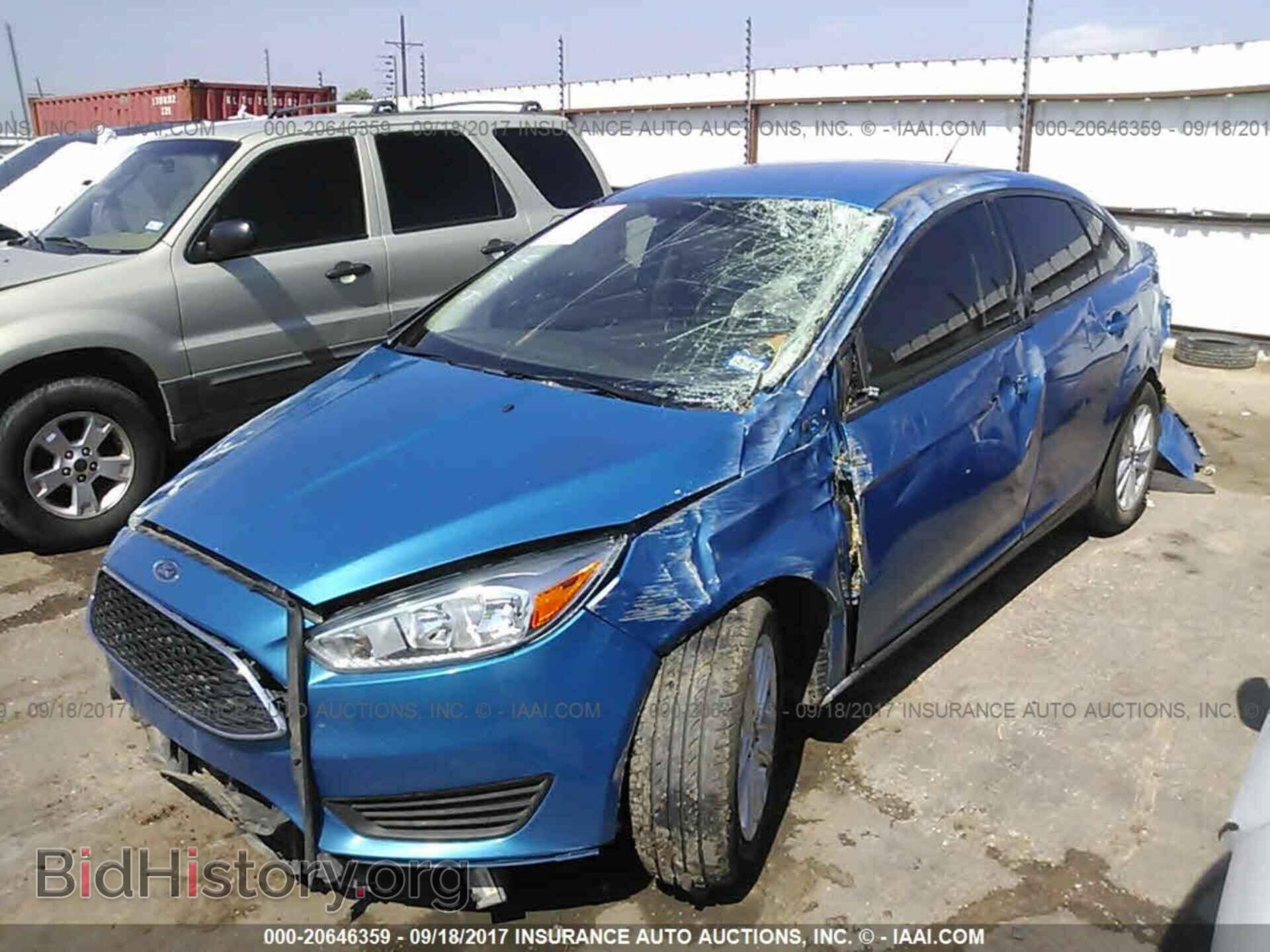 2015 Ford Focus - VIN: 1FADP3F22FL374646 - Фото 2