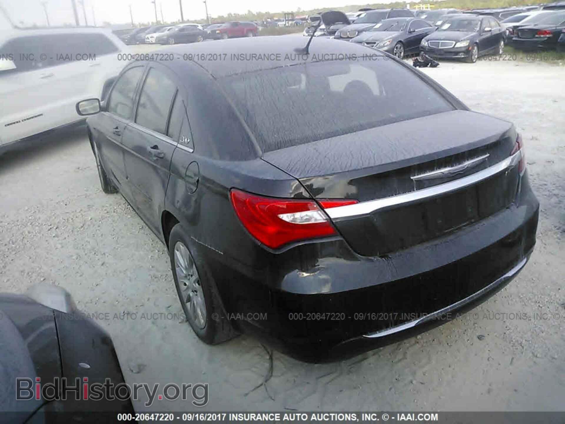 2014 Chrysler 200 - VIN: 1C3CCBAB9EN238220 - Photo 3