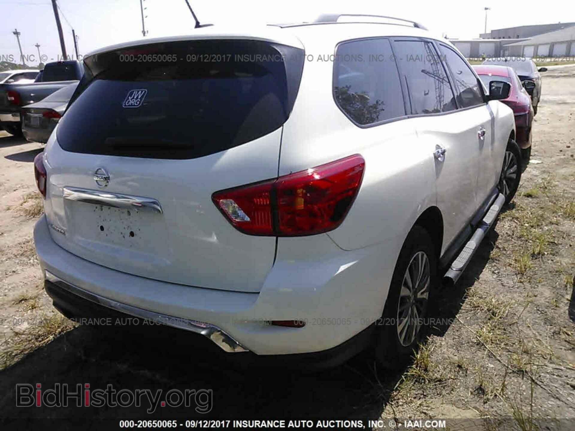 2017 Nissan Pathfinder - VIN: 5N1DR2MN9HC683475 - Фото 4