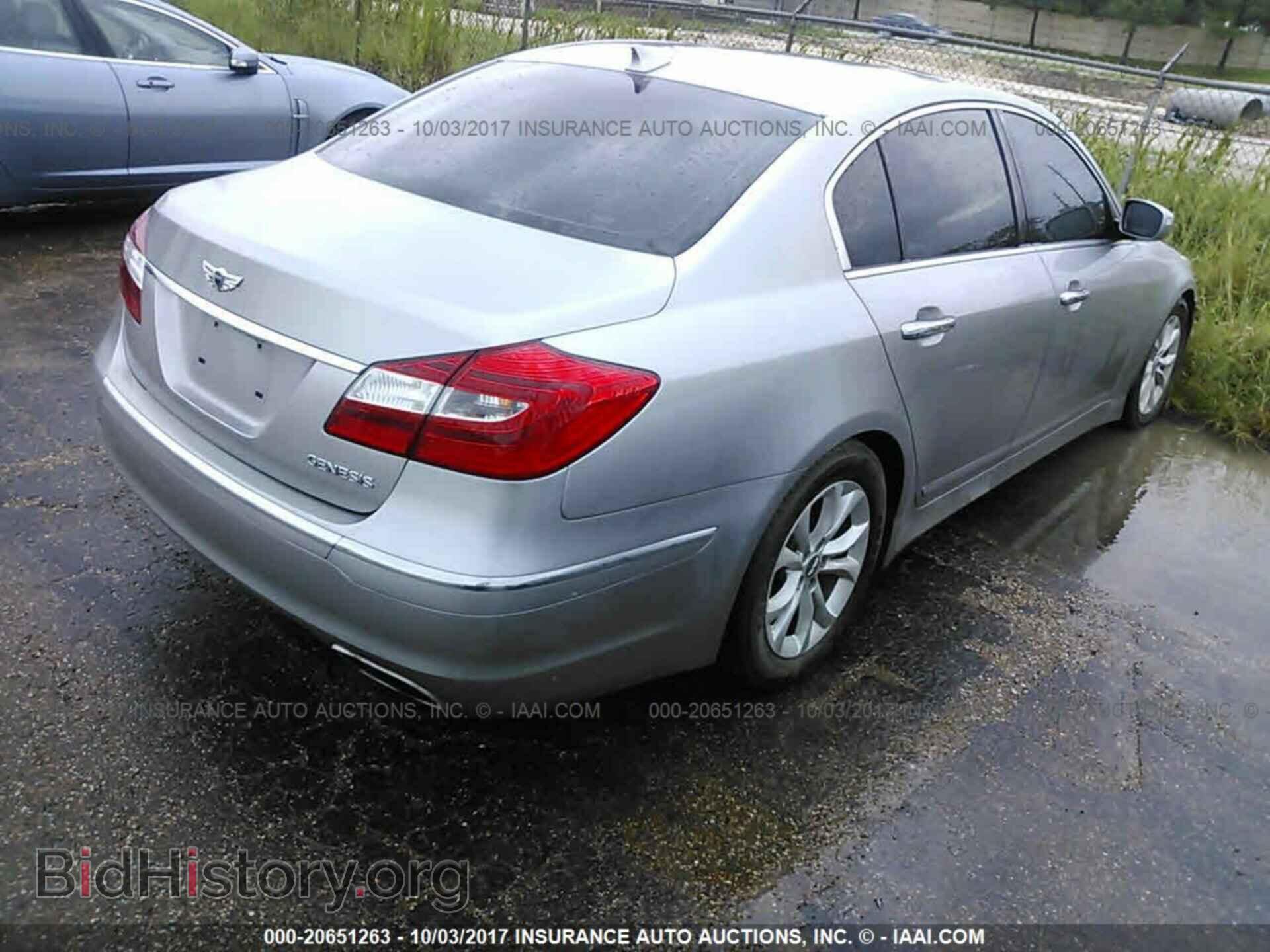 2012 Hyundai Genesis - VIN: KMHGC4DD3CU196924 - Фото 4