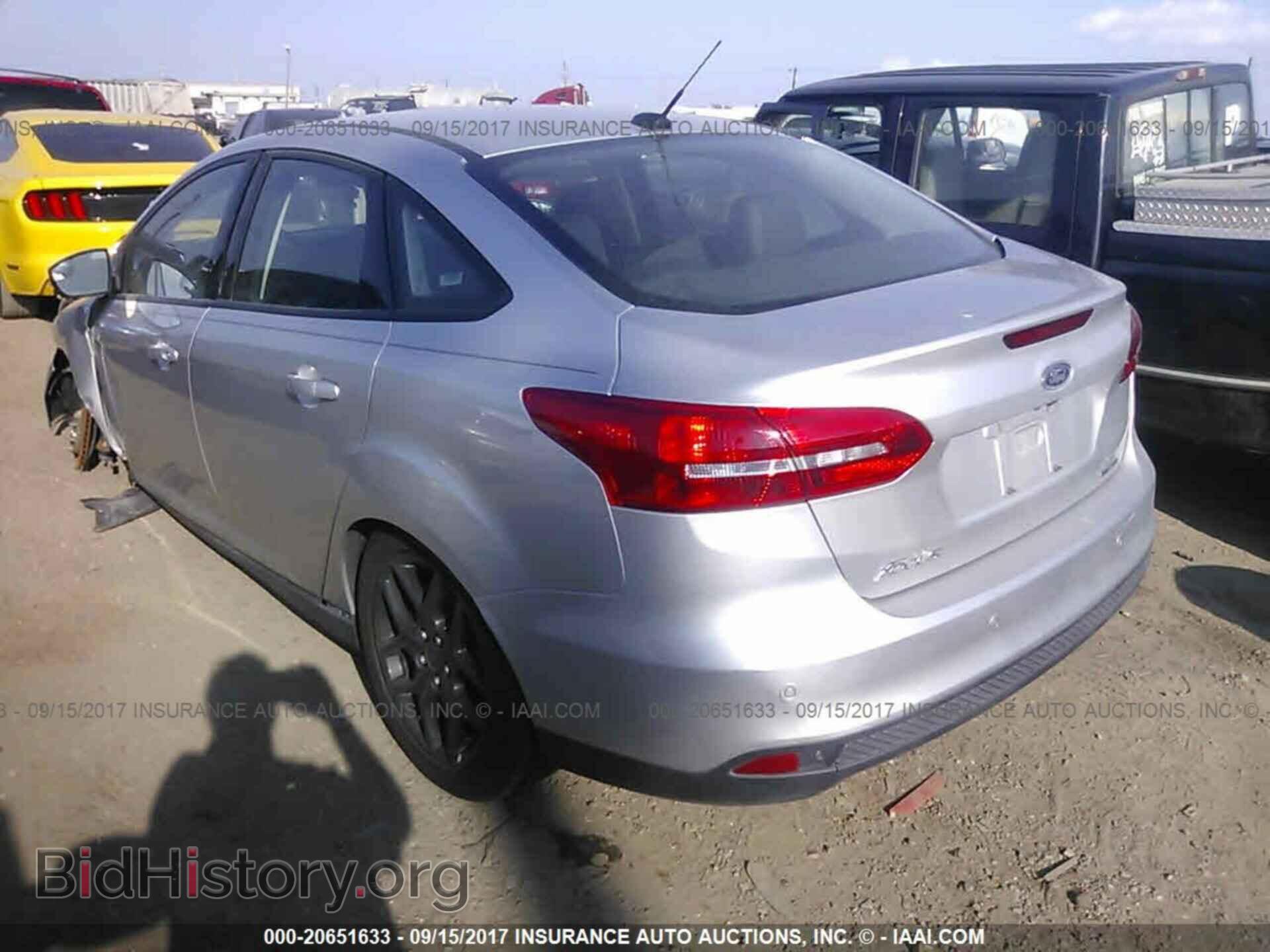 2016 Ford Focus - VIN: 1FADP3F26GL295210 - Фото 3