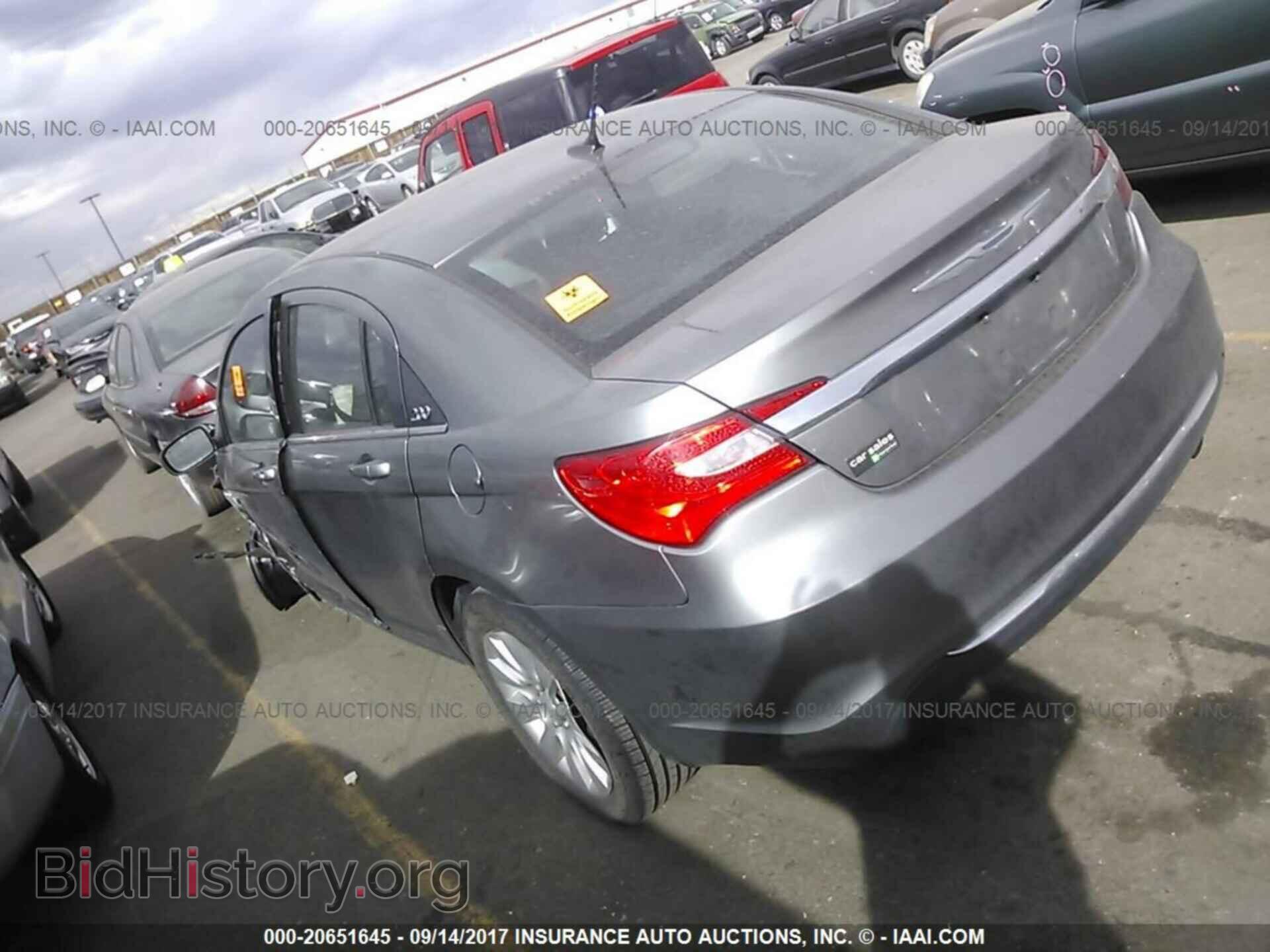 2013 Chrysler 200 - VIN: 1C3CCBAB8DN640180 - Photo 3