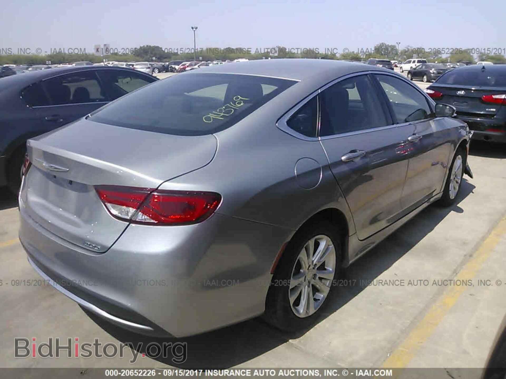 2015 Chrysler 200 - VIN: 1C3CCCAB3FN574050 - Photo 4