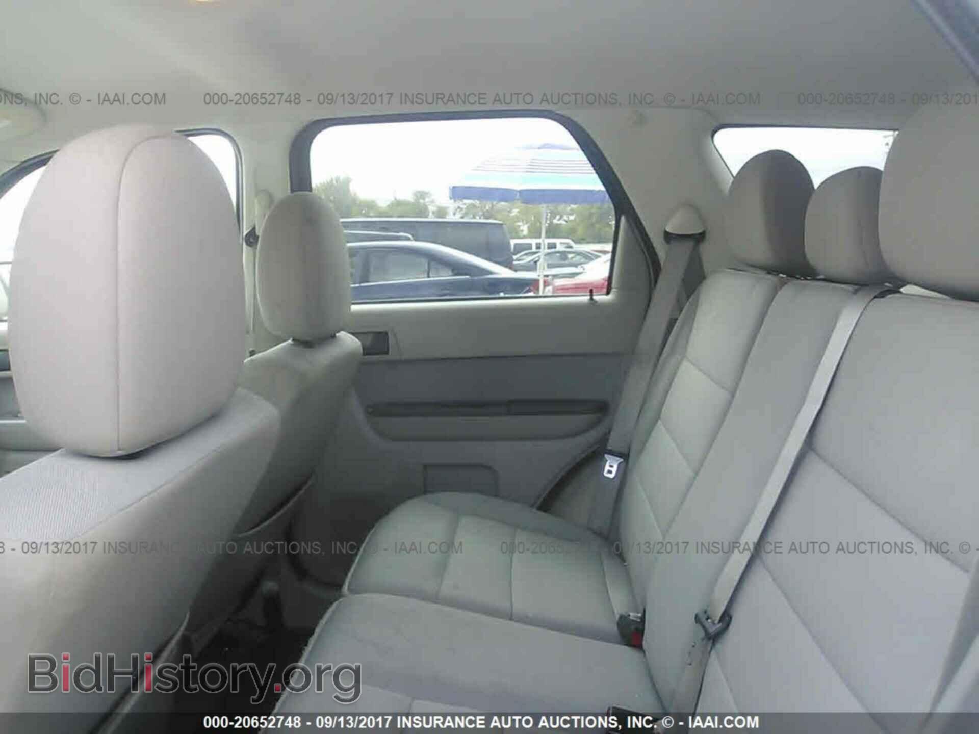 2012 Ford Escape - VIN: 1FMCU0DG3CKA23432 - Photo 8