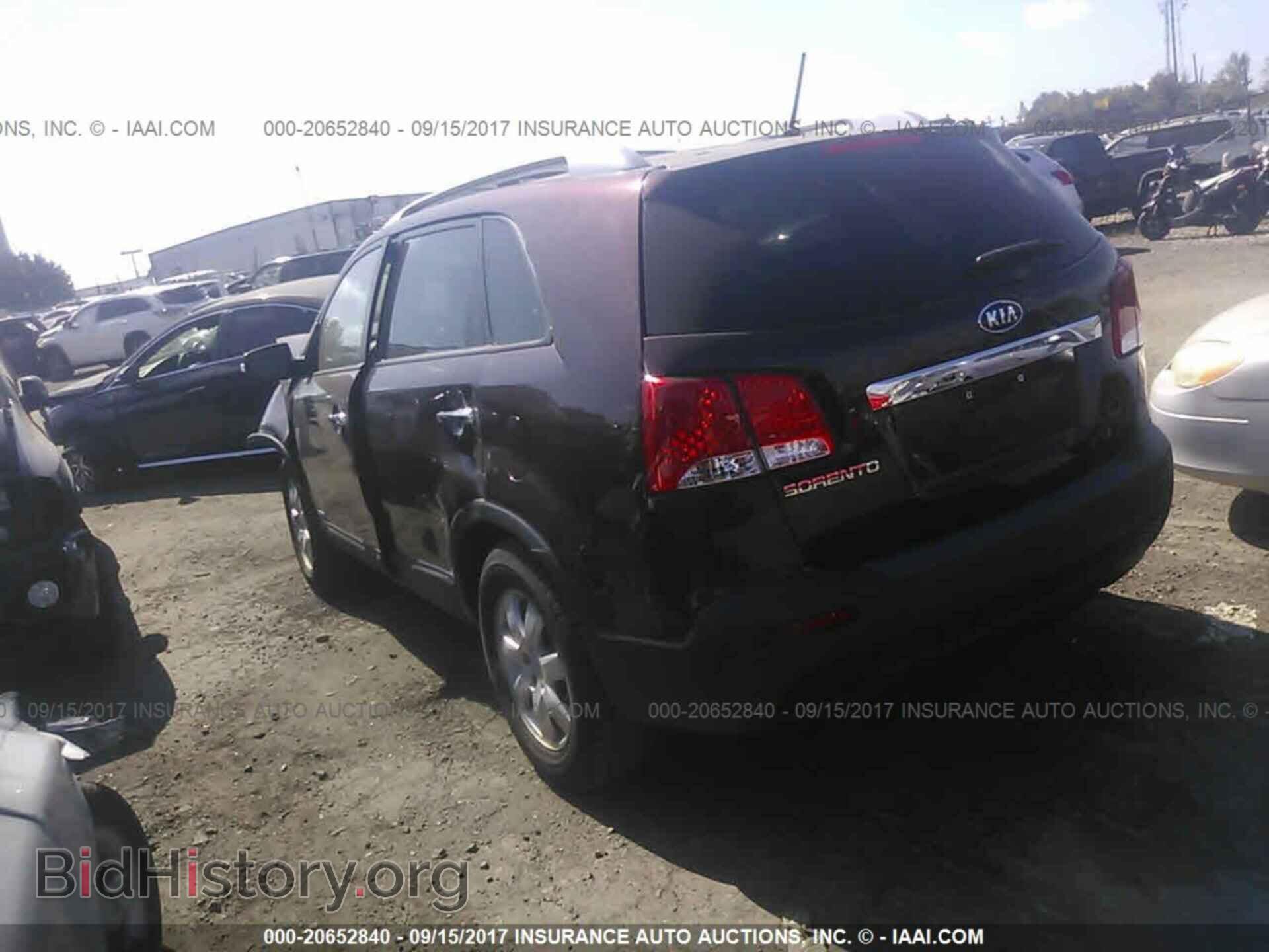 2012 Kia Sorento - VIN: 5XYKTDA29CG296349 - Photo 3