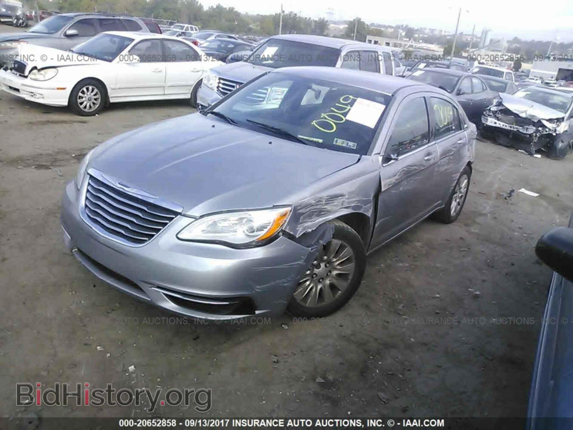 2014 Chrysler 200 - VIN: 1C3CCBABXEN236038 - Фото 2