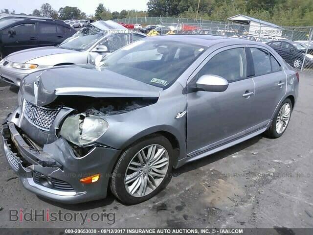 2011 Suzuki Kizashi - VIN: JS2RF9A88B6110329 - Фото 2