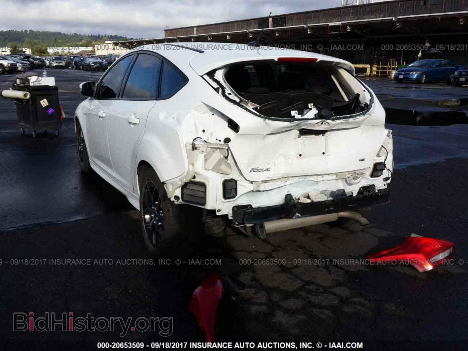 2016 Ford Focus - VIN: 1FADP3K24GL238915 - Фото 3