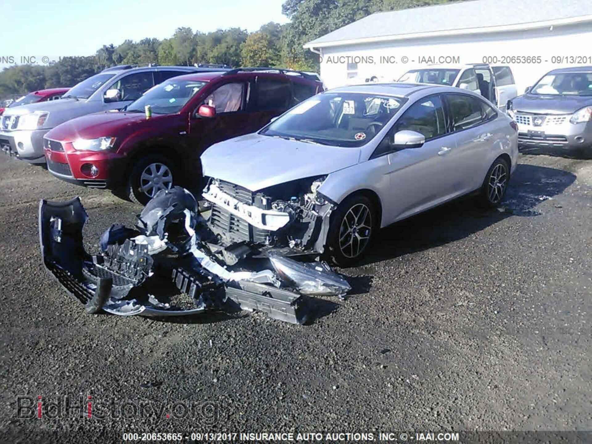 2017 Ford Focus - VIN: 1FADP3H26HL209442 - Photo 2
