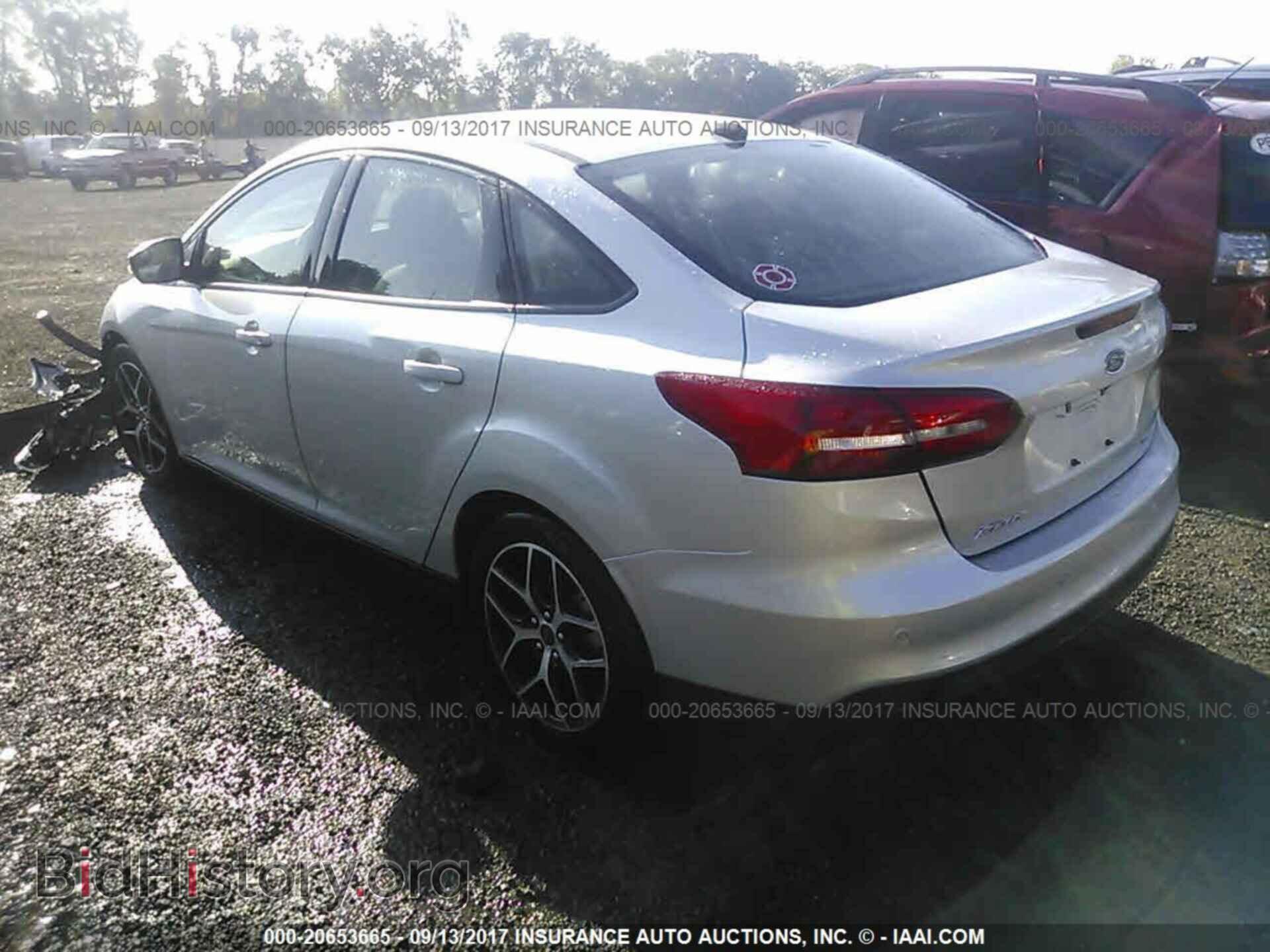 2017 Ford Focus - VIN: 1FADP3H26HL209442 - Photo 3