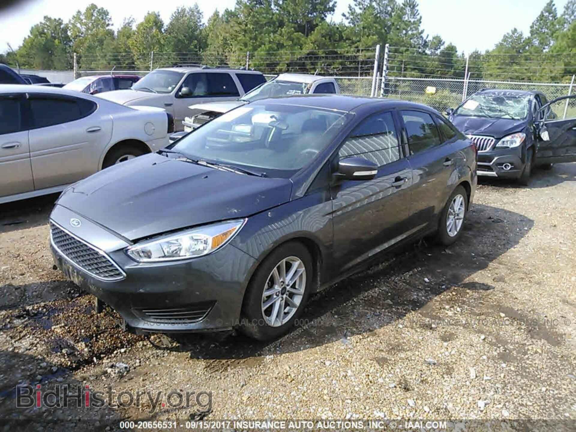 2016 Ford Focus - VIN: 1FADP3F26GL279878 - Photo 2