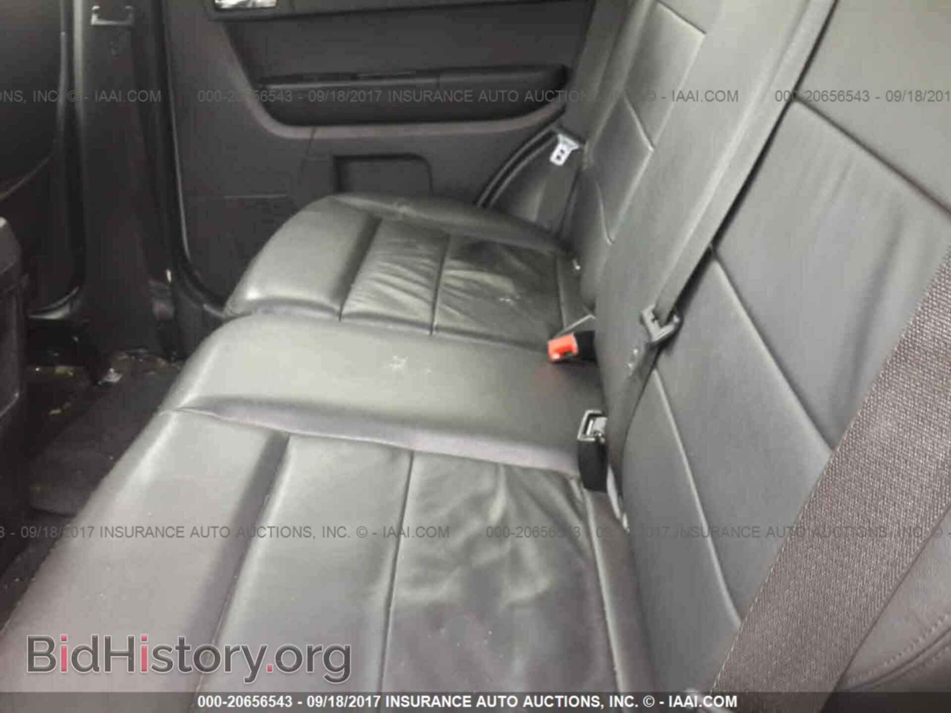 2011 Ford Escape - VIN: 1FMCU9D76BKB08610 - Photo 8