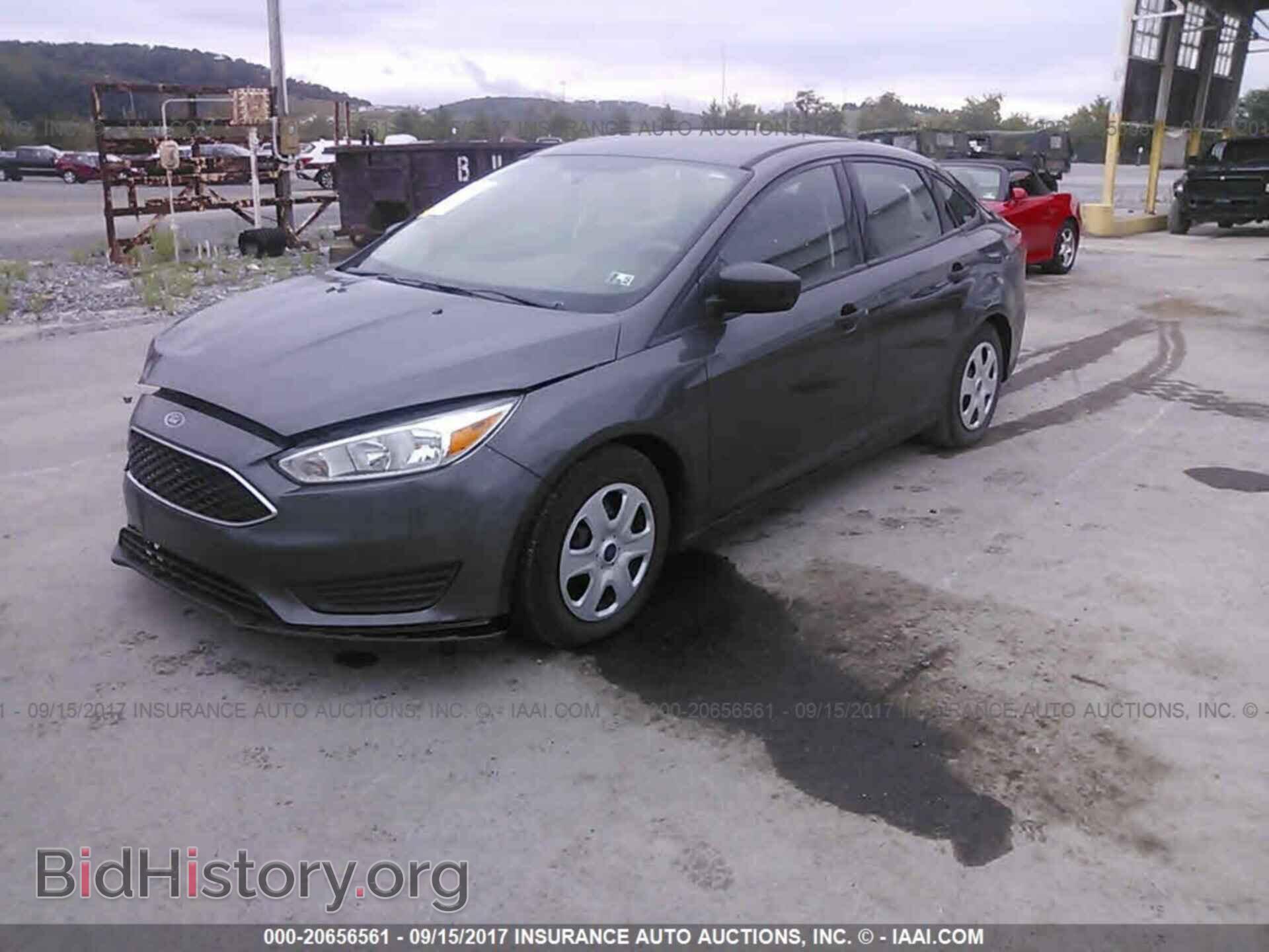 2015 Ford Focus - VIN: 1FADP3E24FL200918 - Photo 2