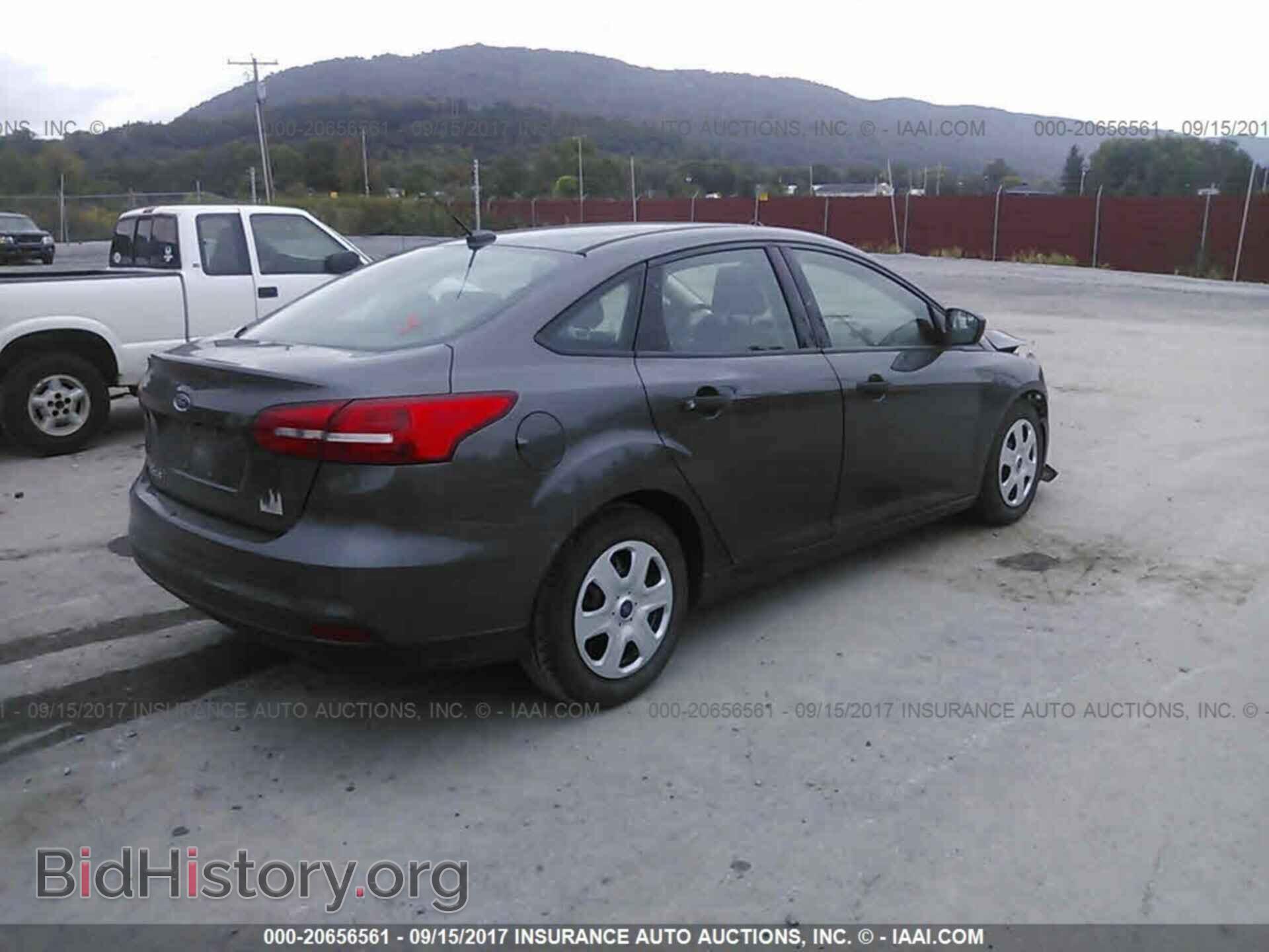 2015 Ford Focus - VIN: 1FADP3E24FL200918 - Photo 4