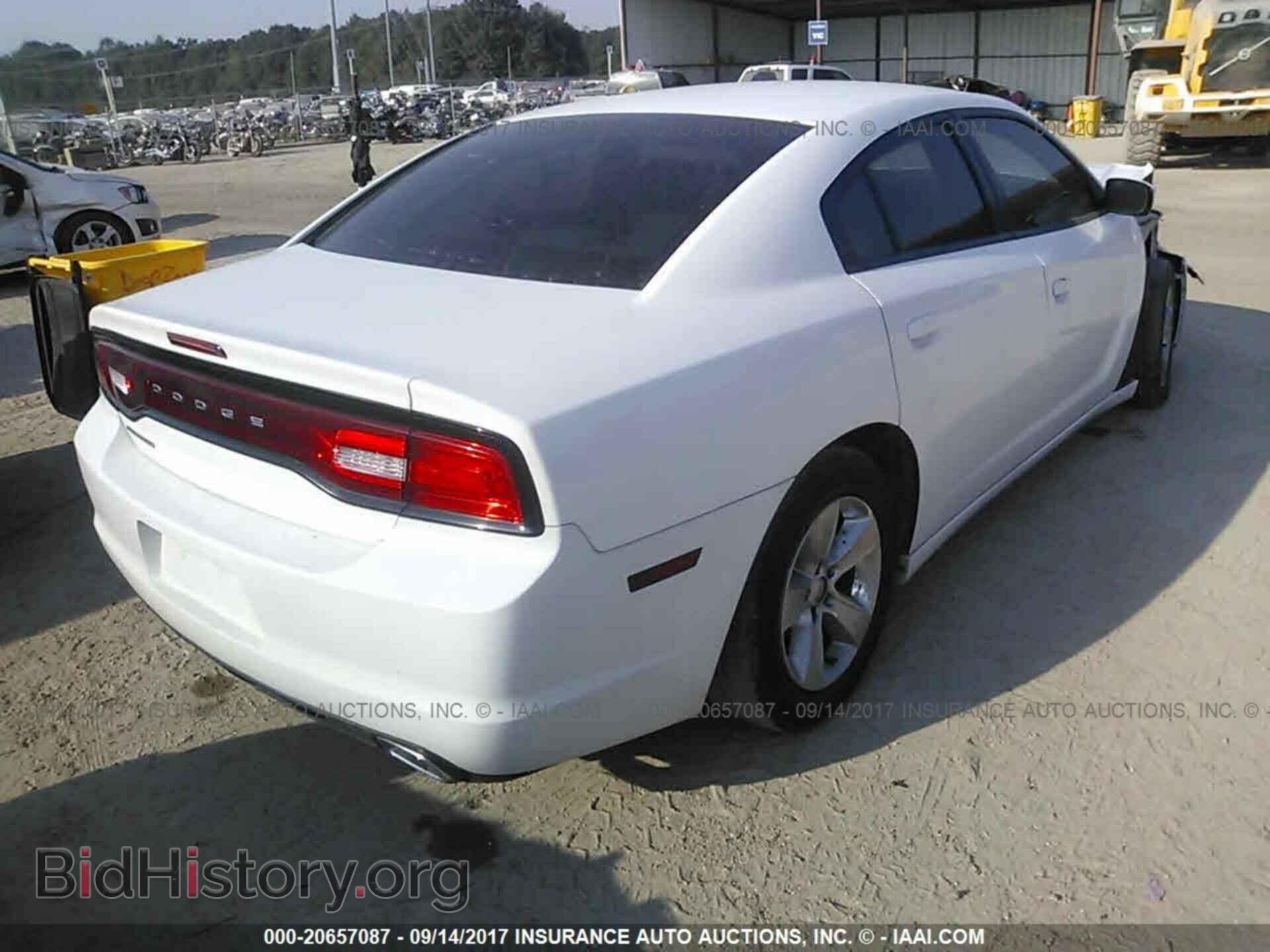 2011 Dodge Charger - VIN: 2B3CL3CG3BH566765 - Фото 4