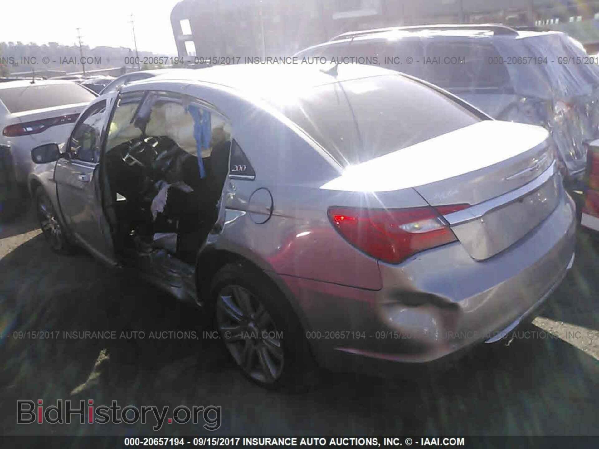 2013 Chrysler 200 - VIN: 1C3CCBBB0DN765351 - Фото 3