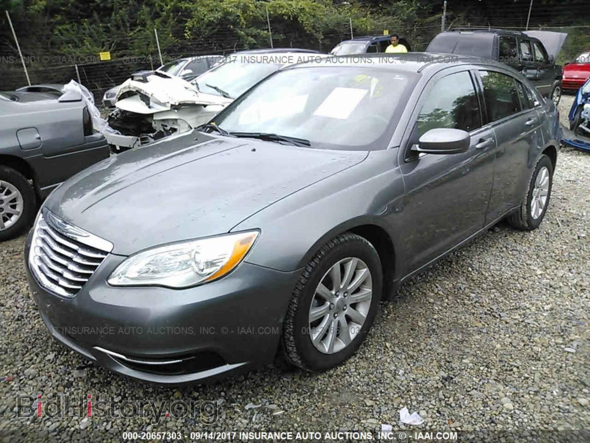 2012 Chrysler 200 - VIN: 1C3CCBBB3CN131725 - Фото 2