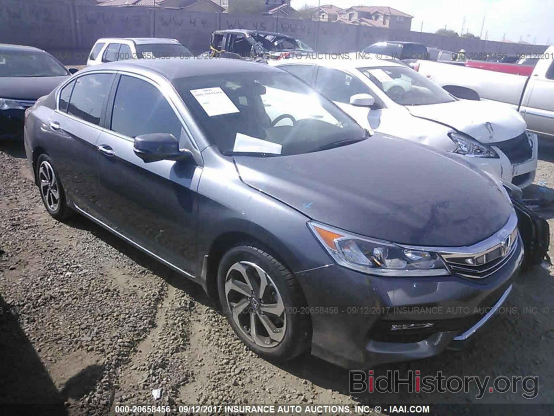 Photo 1HGCR2F70HA104613 - Honda Accord 2017