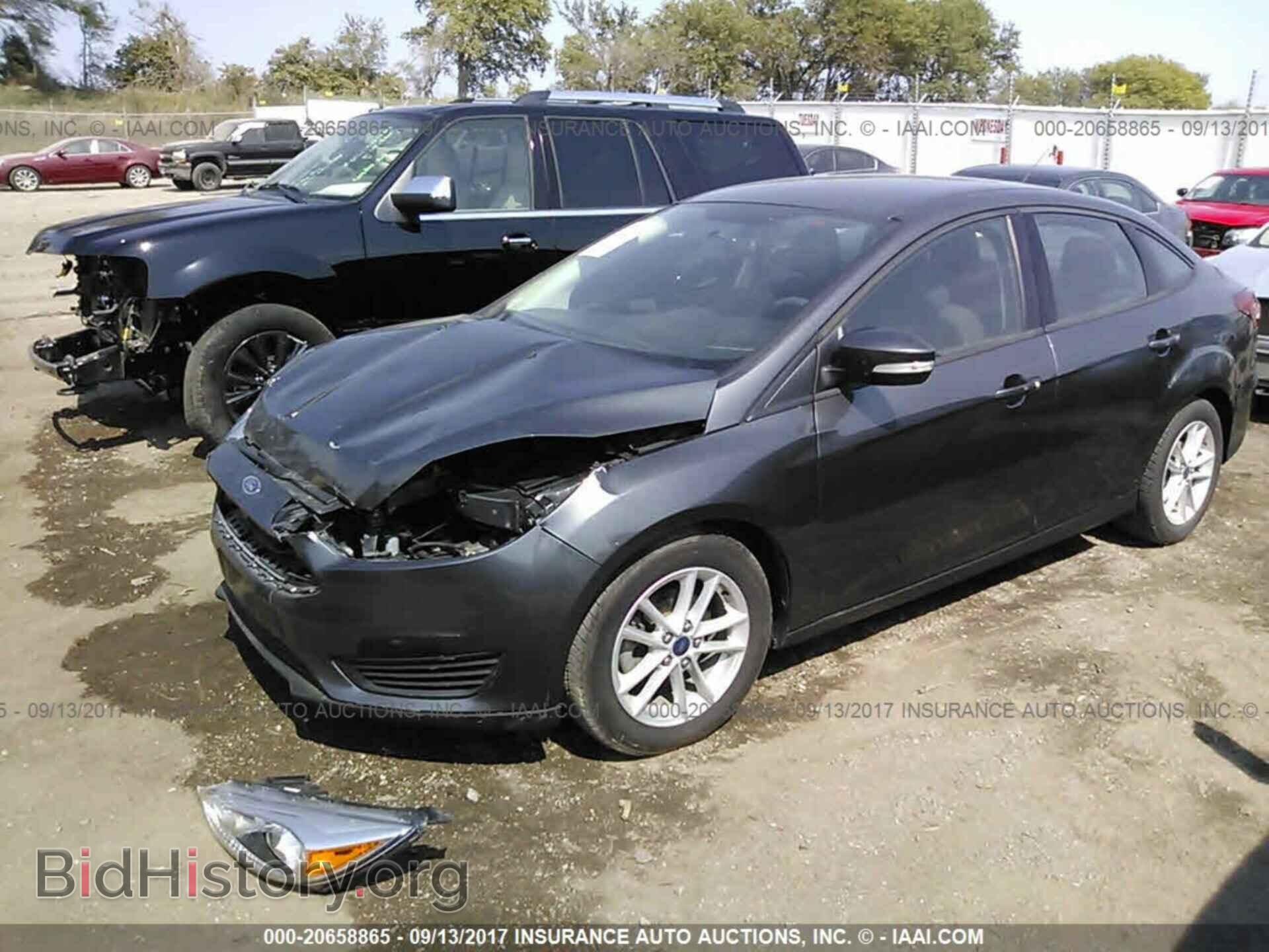 2015 Ford Focus - VIN: 1FADP3F24FL263631 - Photo 2