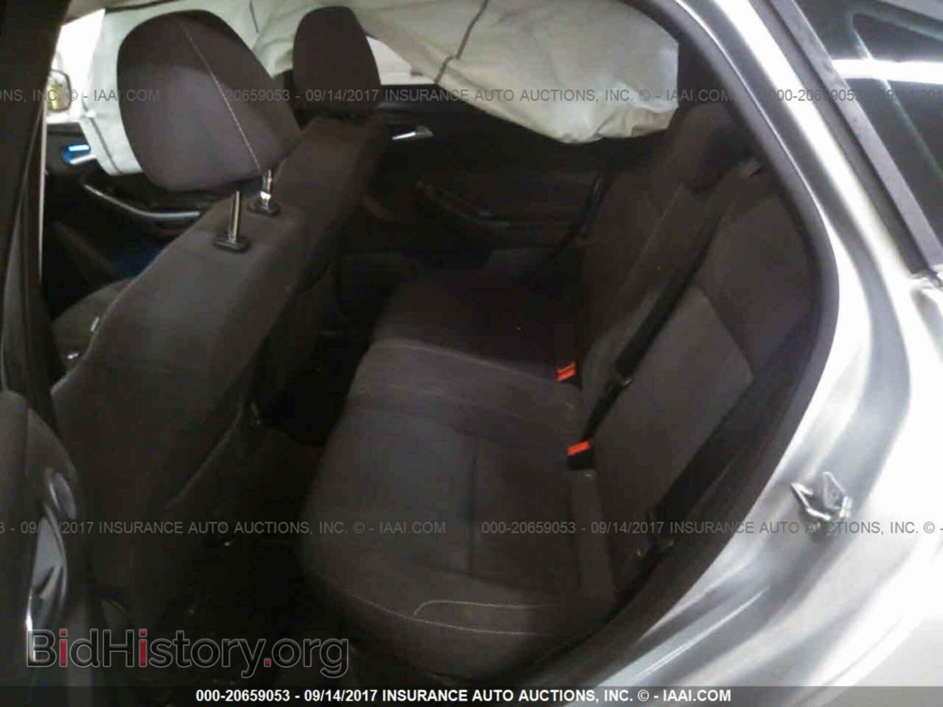 2012 Ford Focus - VIN: 1FAHP3J2XCL479472 - Photo 8