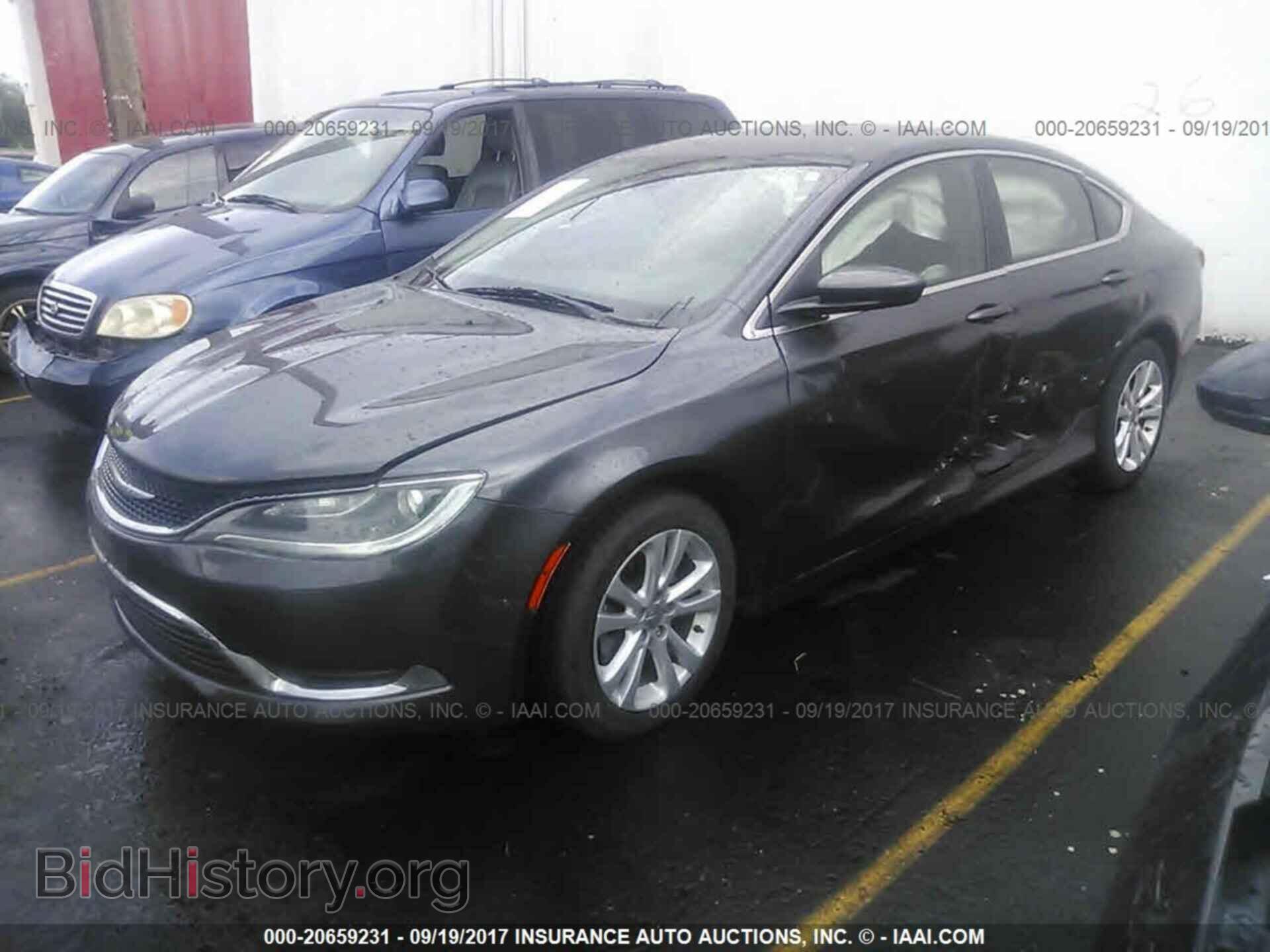 2015 Chrysler 200 - VIN: 1C3CCCAB7FN662633 - Photo 2