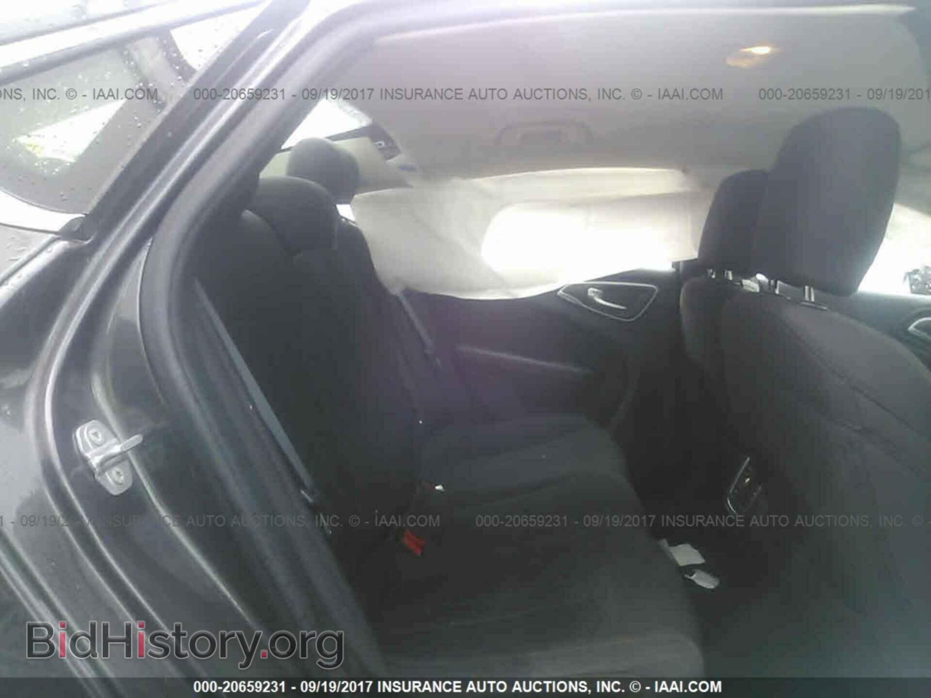 2015 Chrysler 200 - VIN: 1C3CCCAB7FN662633 - Photo 8