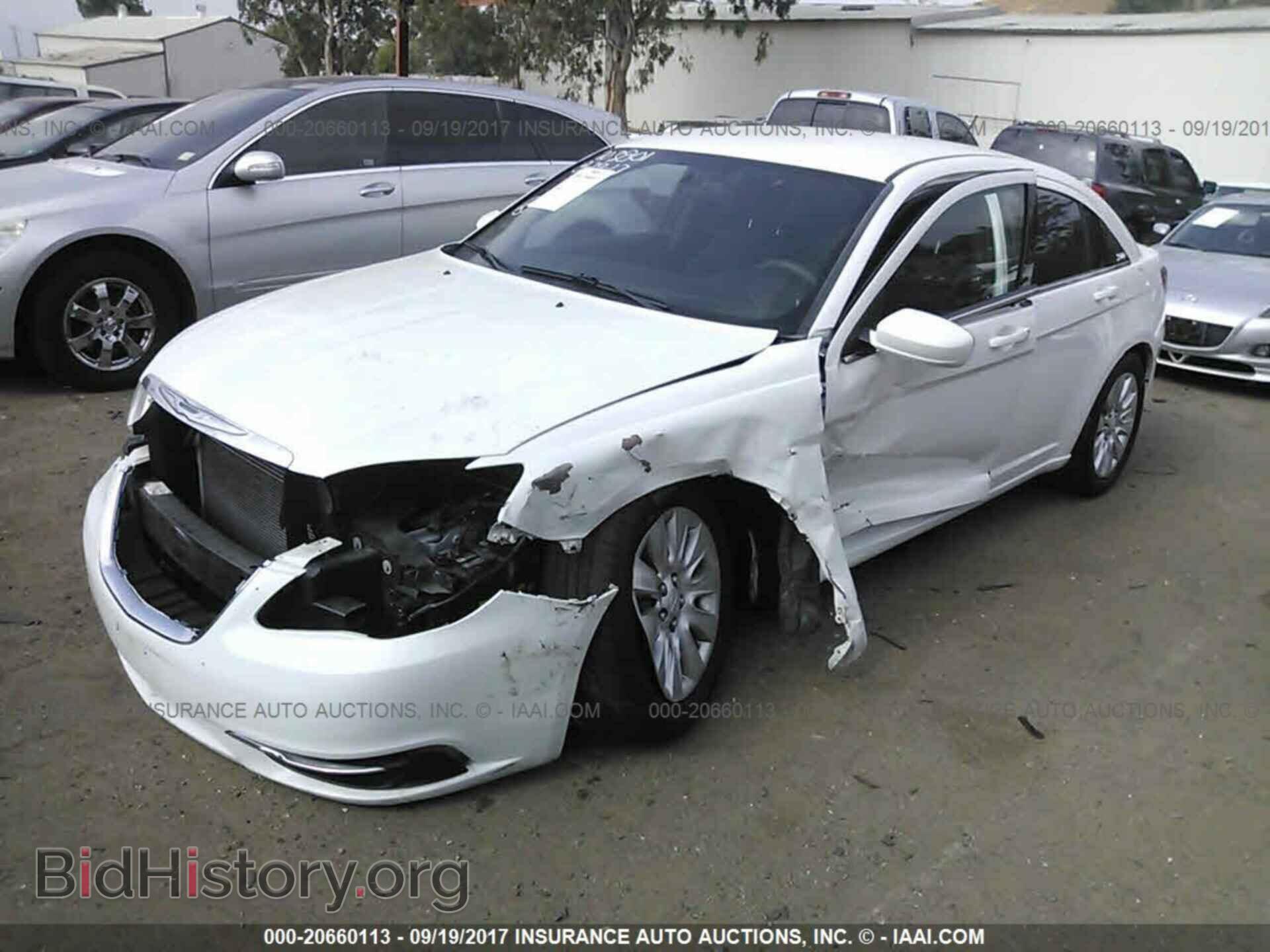 2013 Chrysler 200 - VIN: 1C3CCBAB5DN647216 - Фото 2