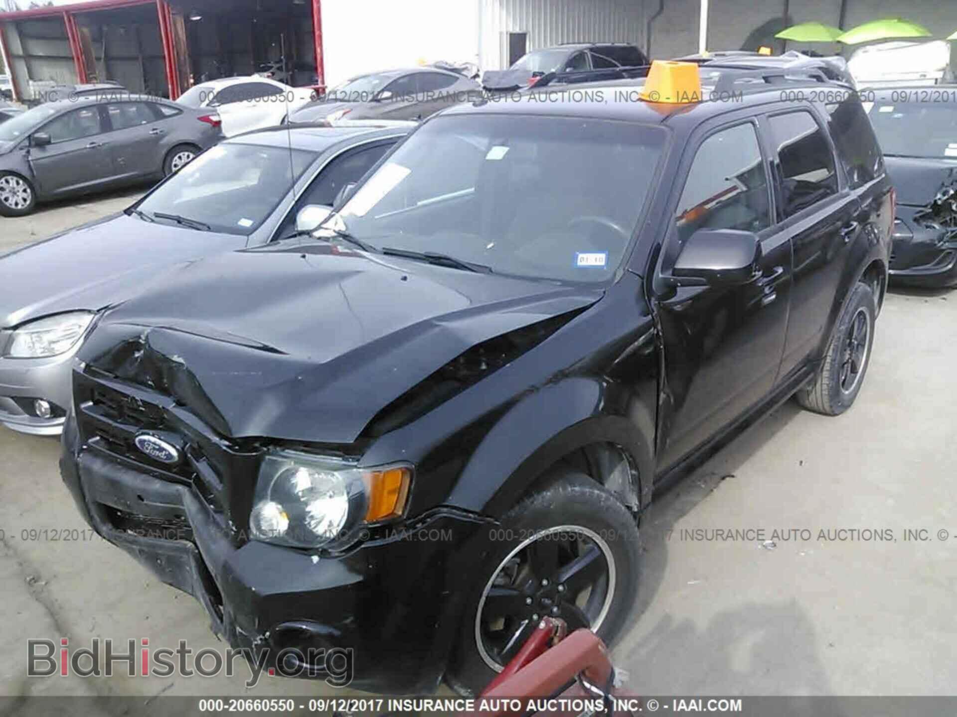 2011 Ford Escape - VIN: 1FMCU0D76BKA68038 - Photo 2
