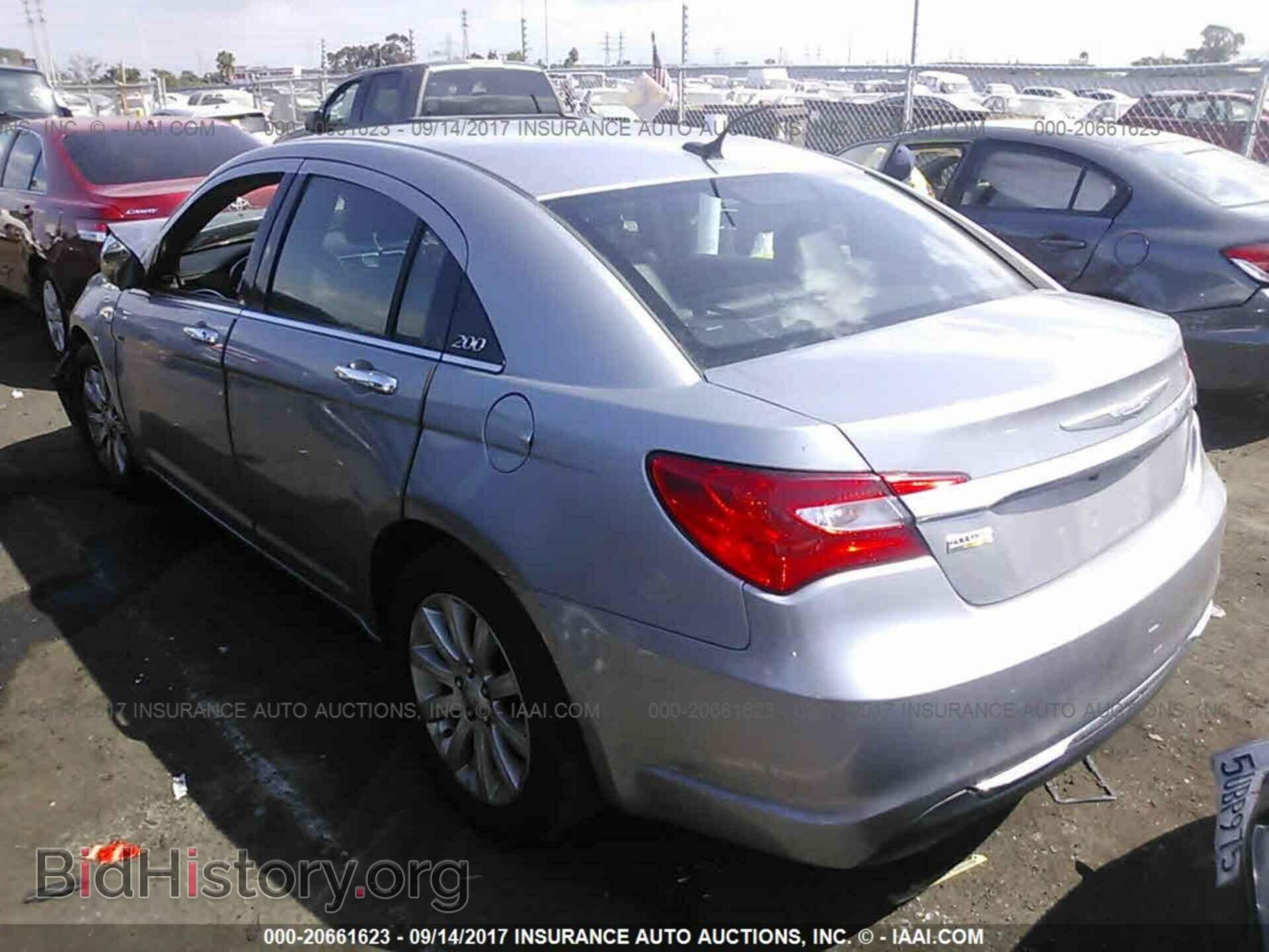 2013 Chrysler 200 - VIN: 1C3CCBCG9DN527864 - Photo 3