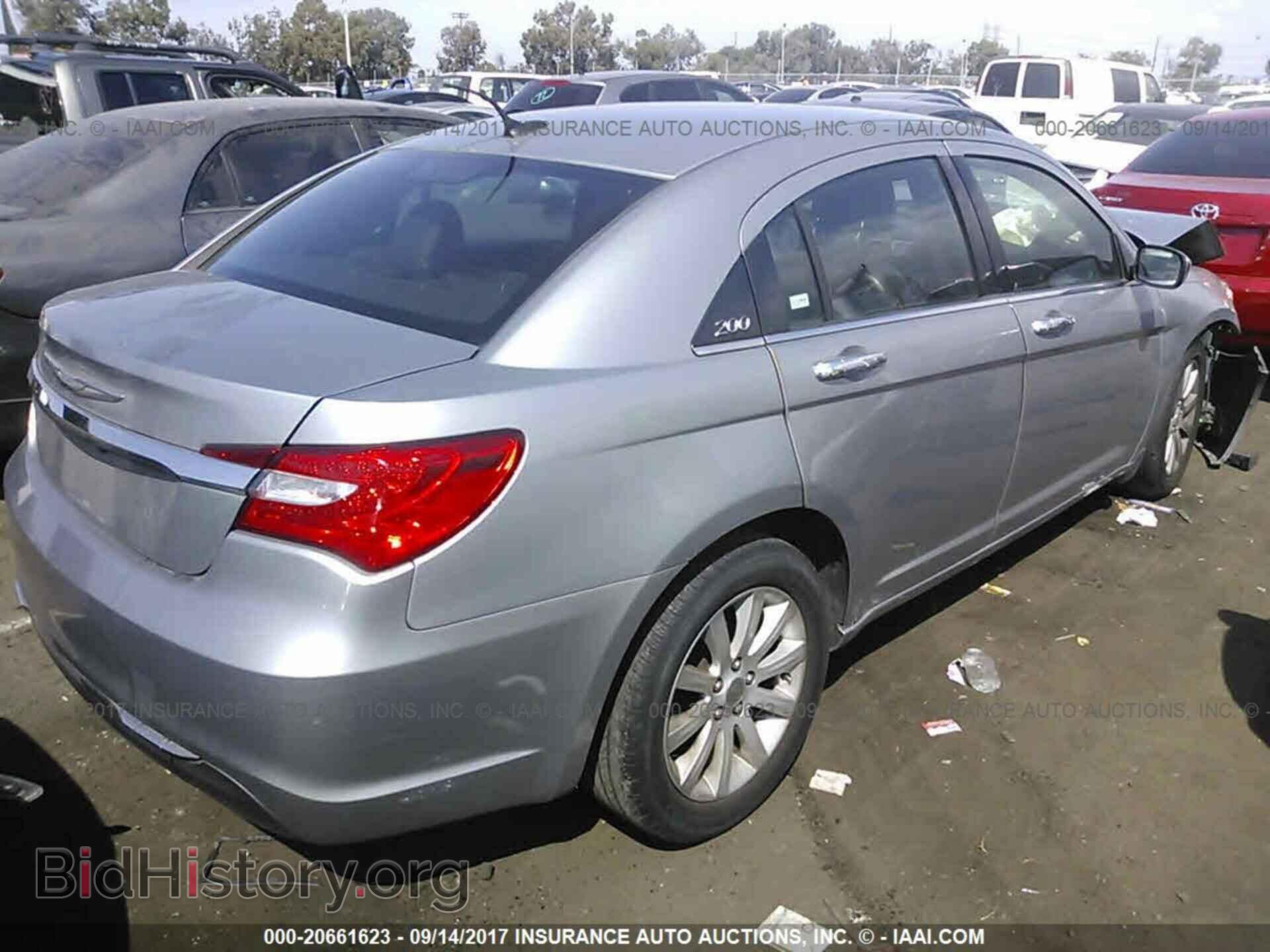 2013 Chrysler 200 - VIN: 1C3CCBCG9DN527864 - Photo 4