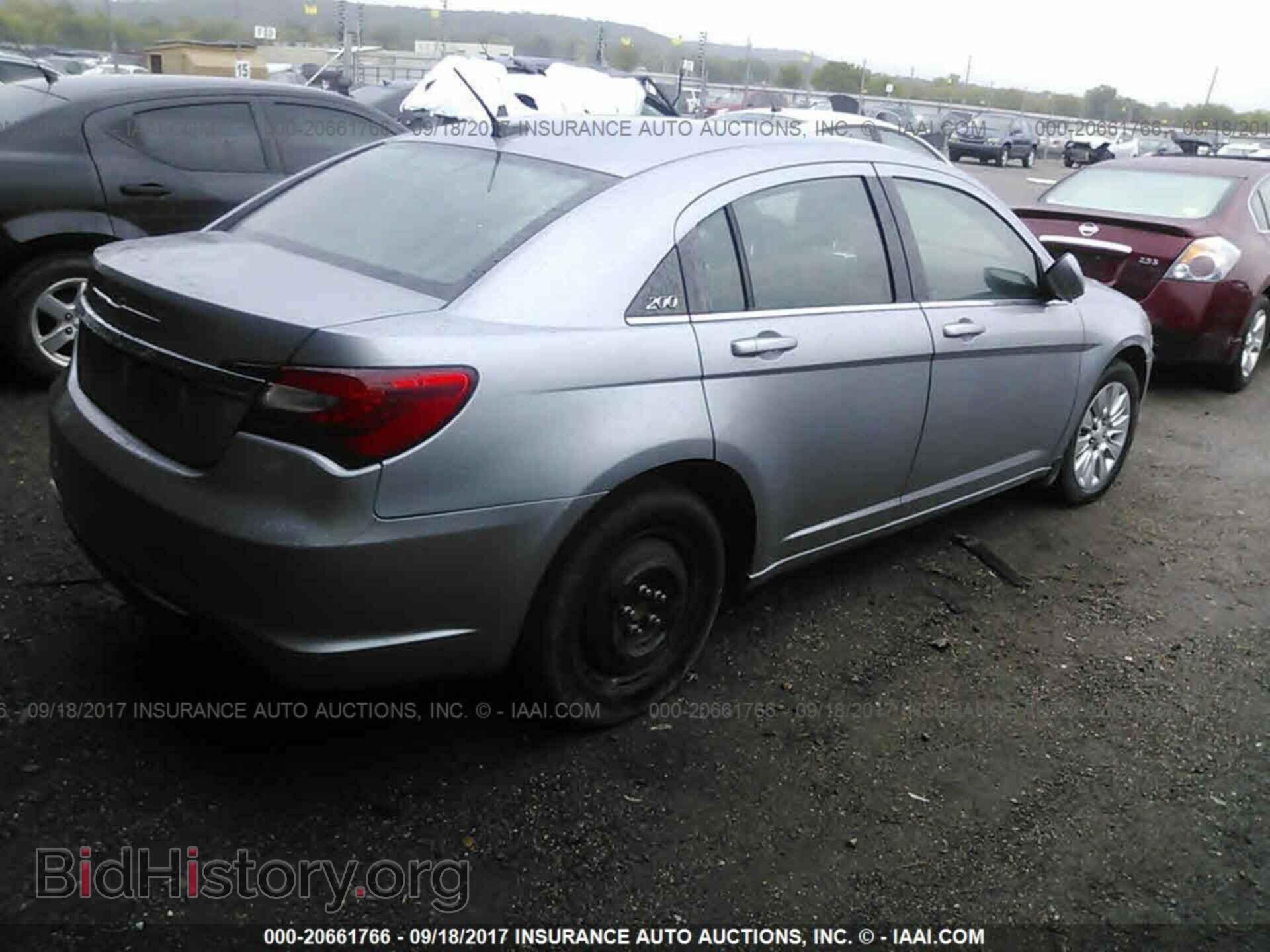 2013 Chrysler 200 - VIN: 1C3CCBAB4DN560326 - Photo 4