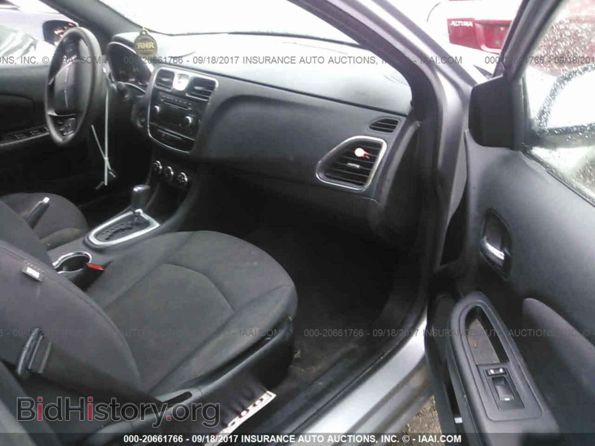 2013 Chrysler 200 - VIN: 1C3CCBAB4DN560326 - Photo 5