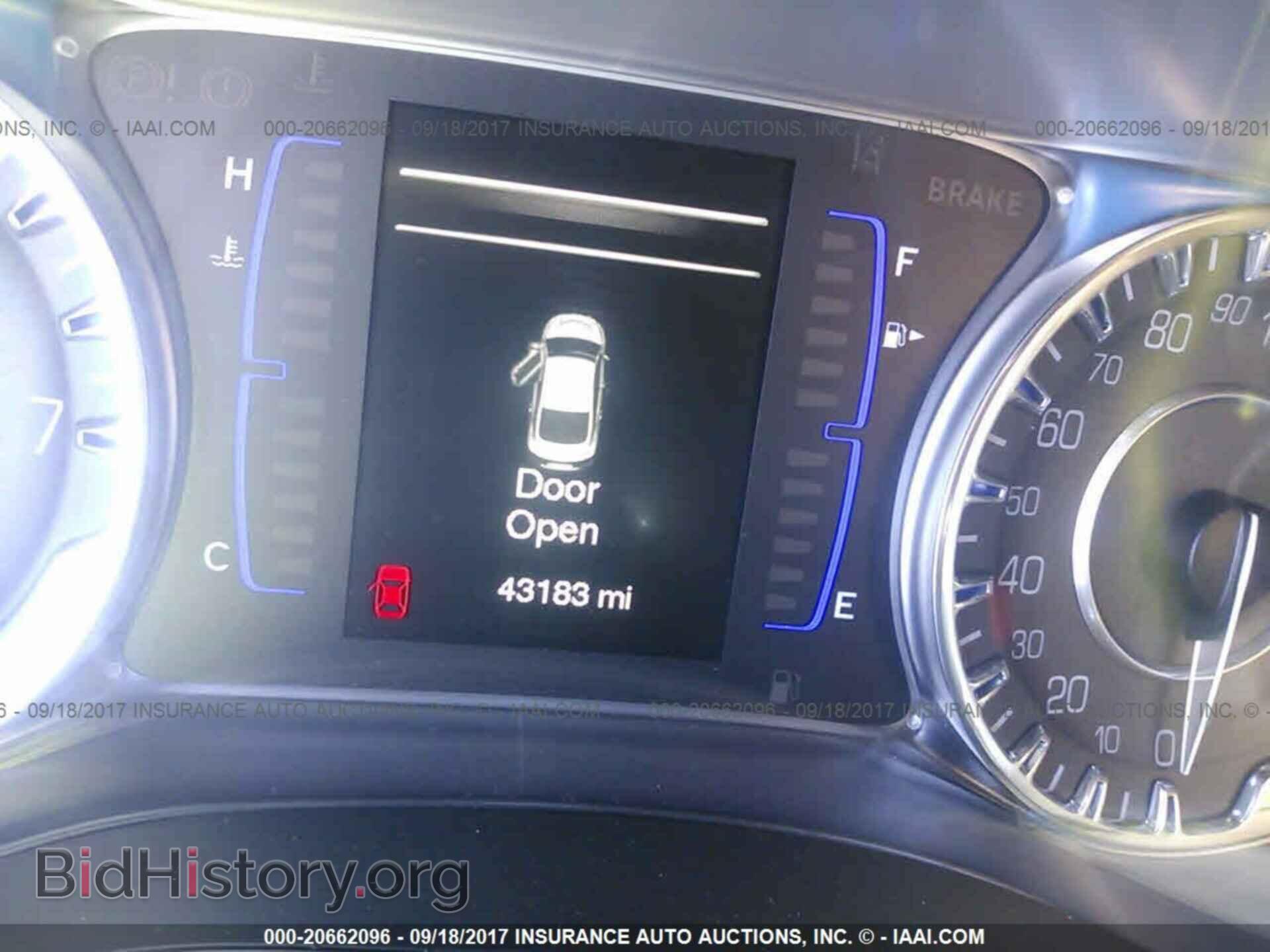 2016 Chrysler 200 - VIN: 1C3CCCAB7GN102662 - Photo 7