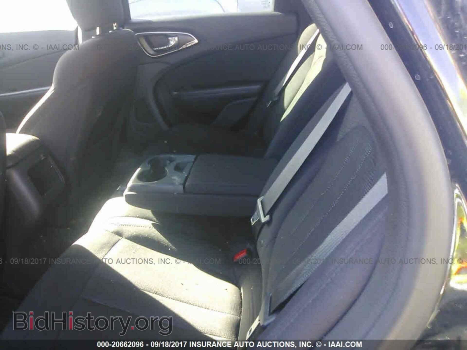 2016 Chrysler 200 - VIN: 1C3CCCAB7GN102662 - Photo 8
