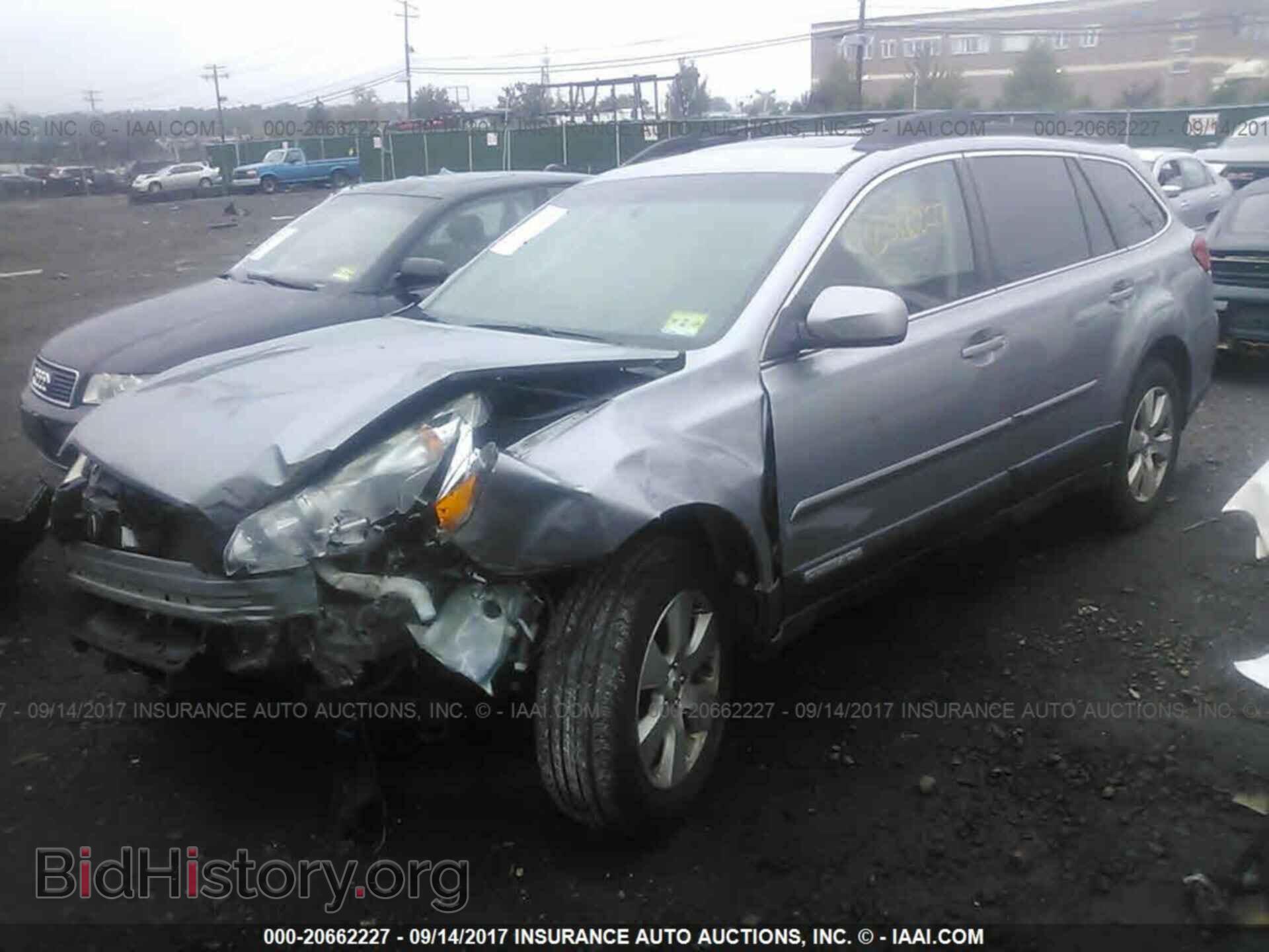 2011 Subaru Outback - VIN: 4S4BRDKC6B2436870 - Фото 2