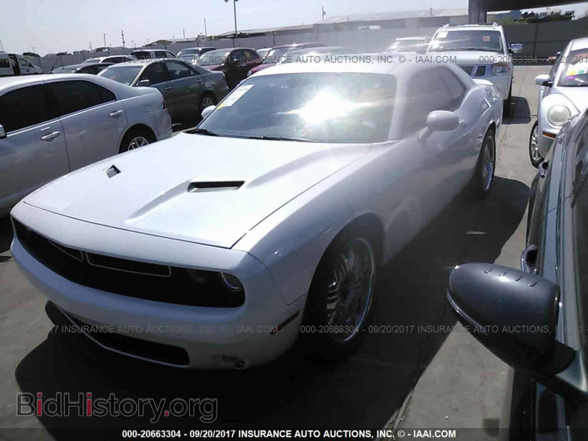 2015 Dodge Challenger - VIN: 2C3CDZAT7FH708236 - Photo 2