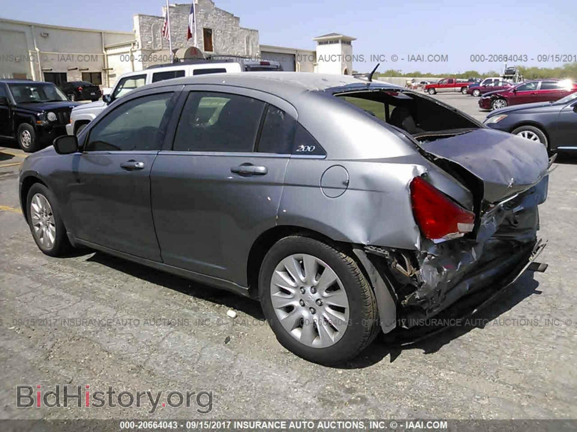 2013 Chrysler 200 - VIN: 1C3CCBAB2DN560437 - Photo 3