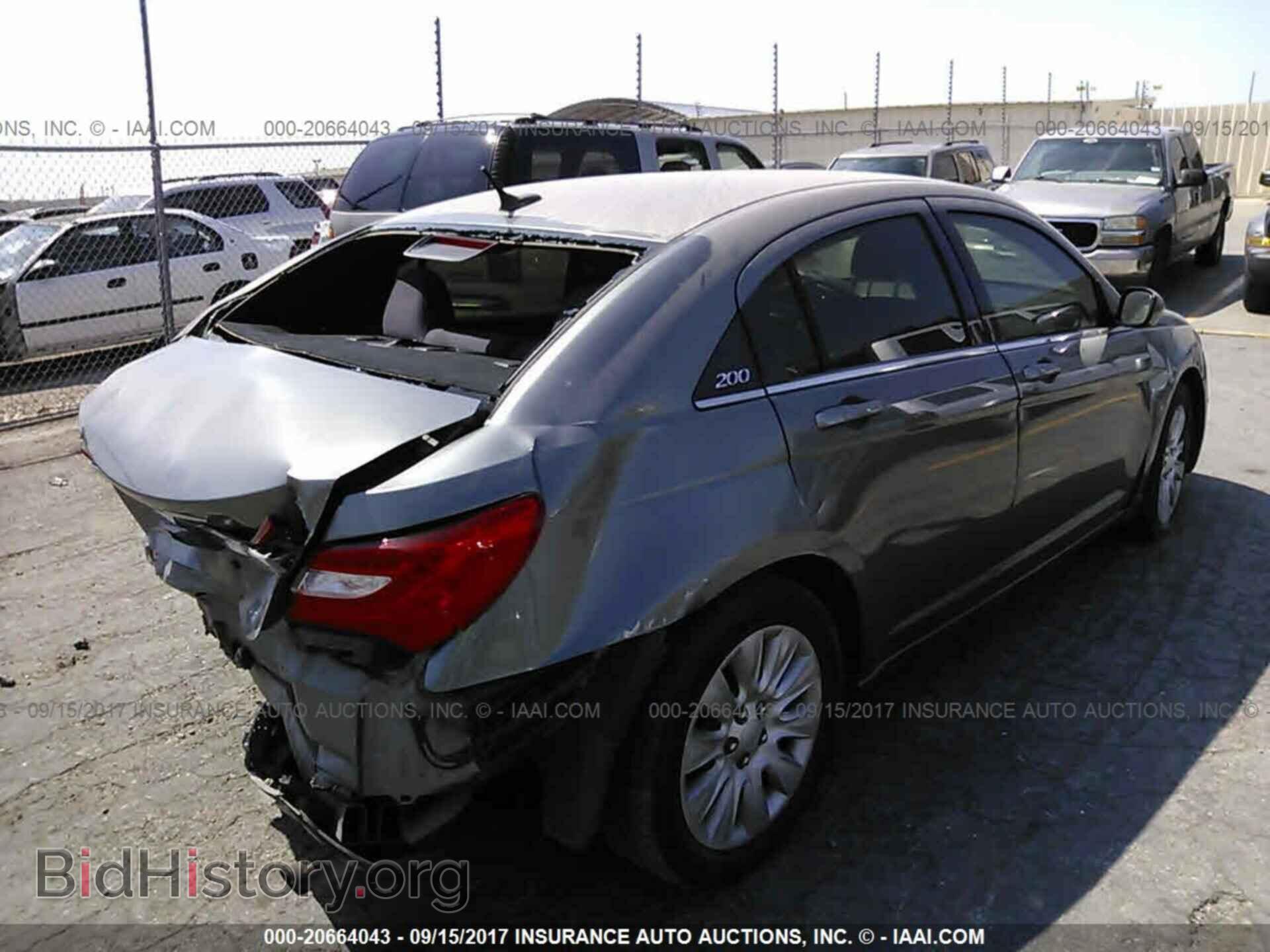 2013 Chrysler 200 - VIN: 1C3CCBAB2DN560437 - Photo 4