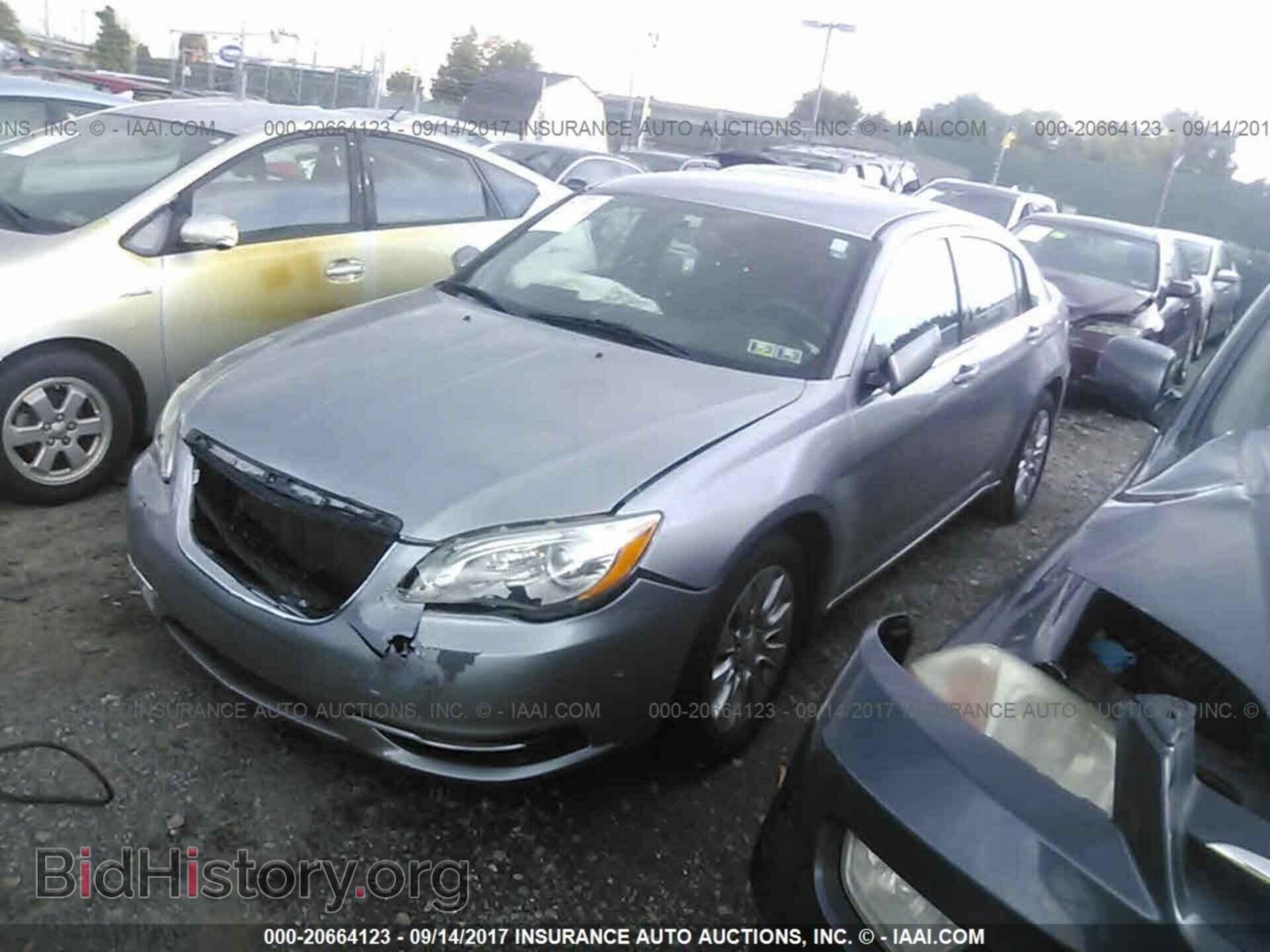 2014 Chrysler 200 - VIN: 1C3CCBABXEN146579 - Photo 2