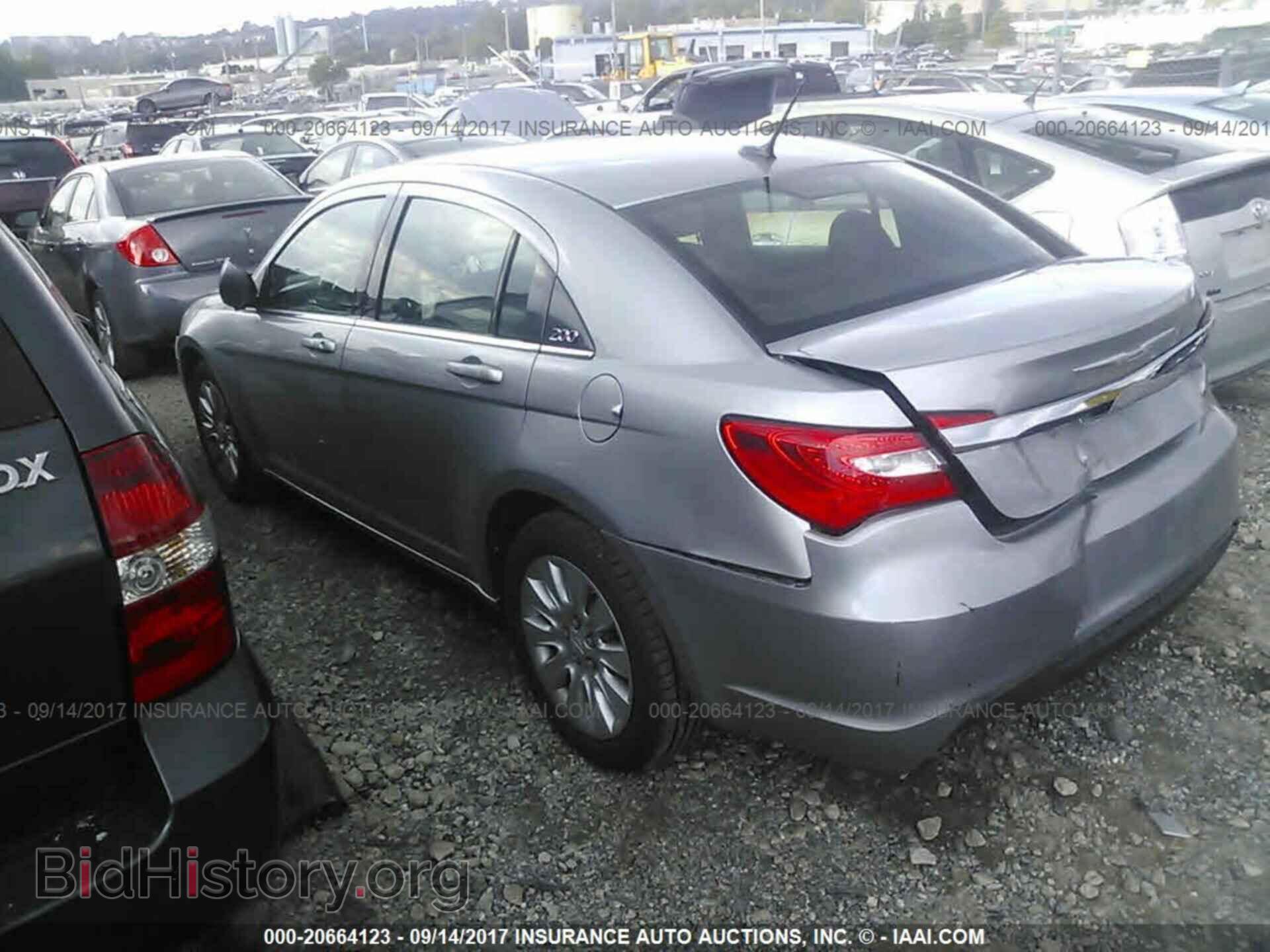 2014 Chrysler 200 - VIN: 1C3CCBABXEN146579 - Photo 3