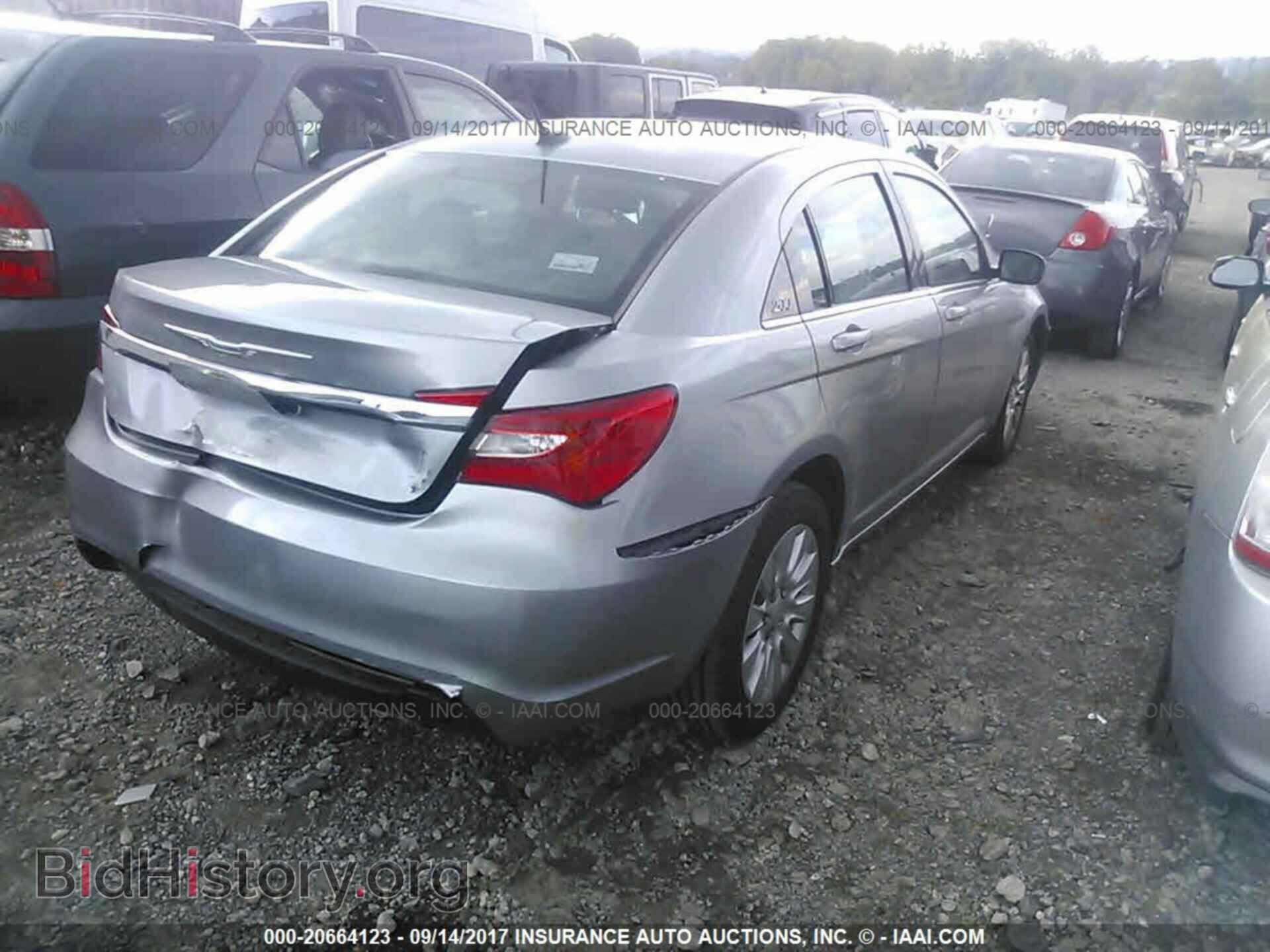 2014 Chrysler 200 - VIN: 1C3CCBABXEN146579 - Photo 4
