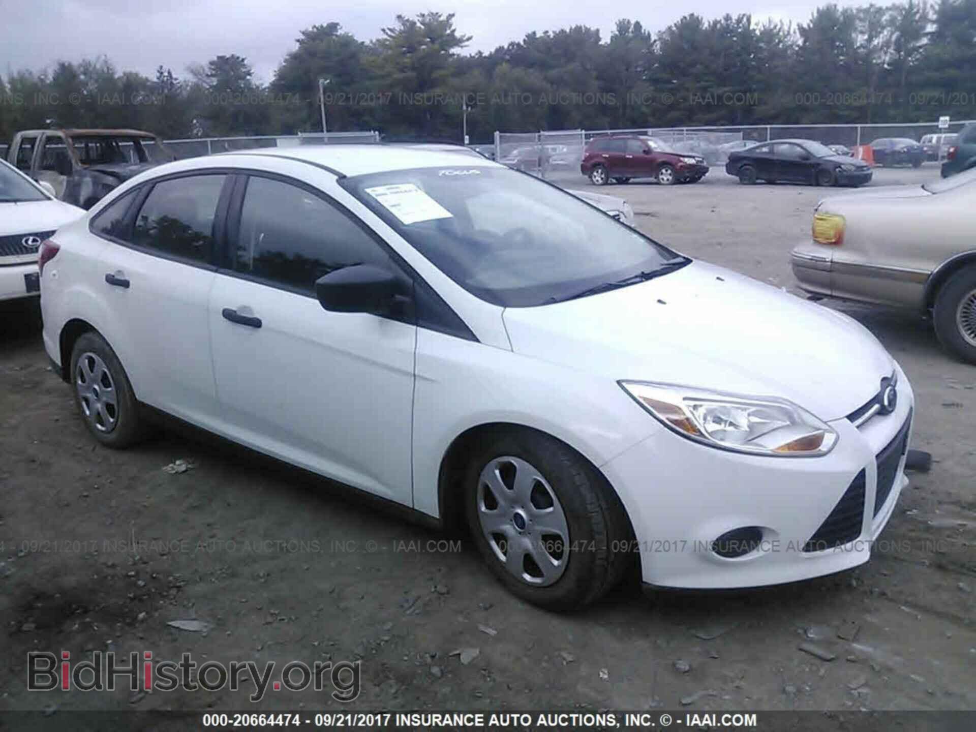 Photo 1FAHP3E26CL166235 - Ford Focus 2012