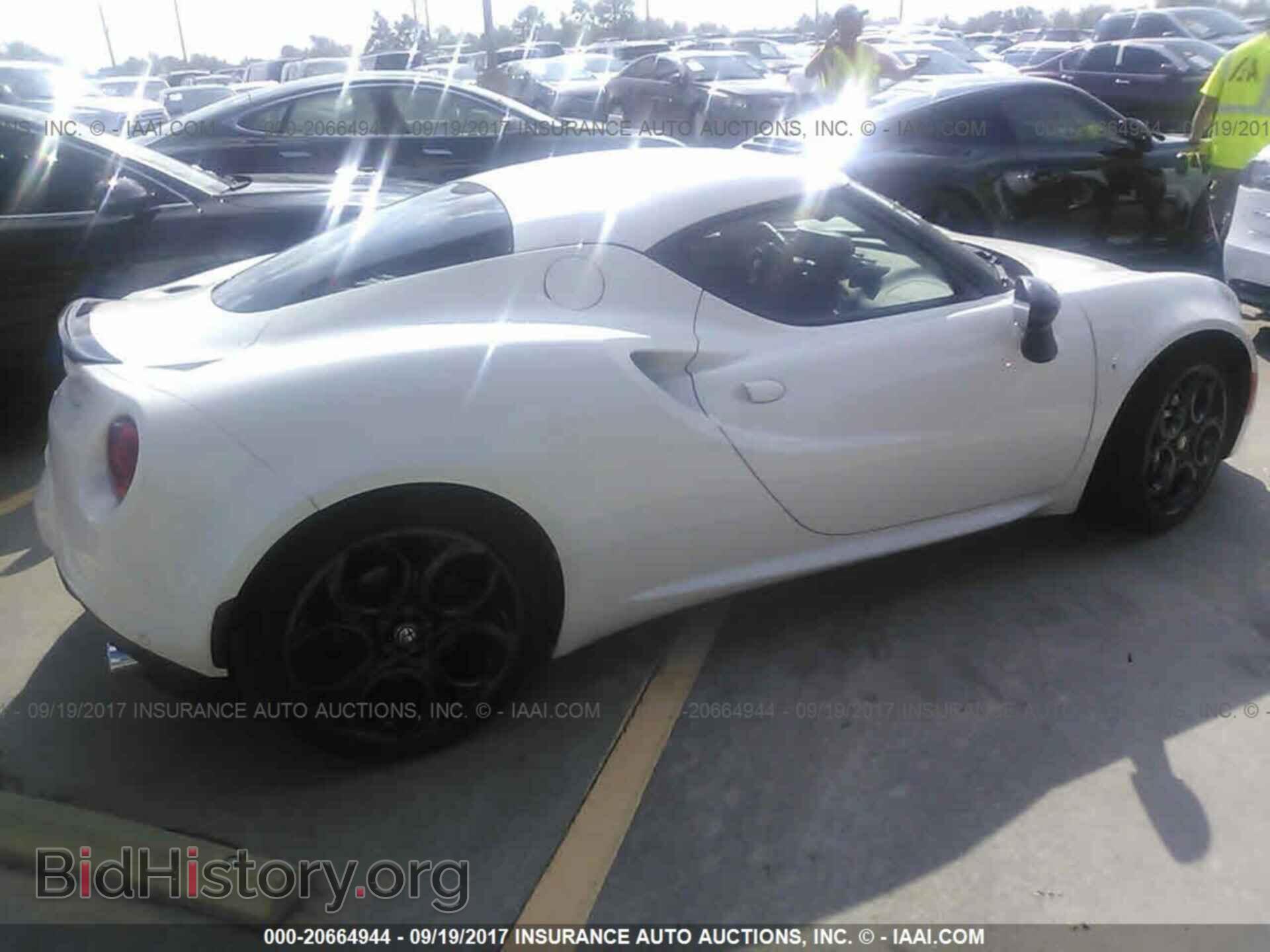 2016 Alfa romeo 4c - VIN: ZARBAAA4XGM180917 - Фото 4