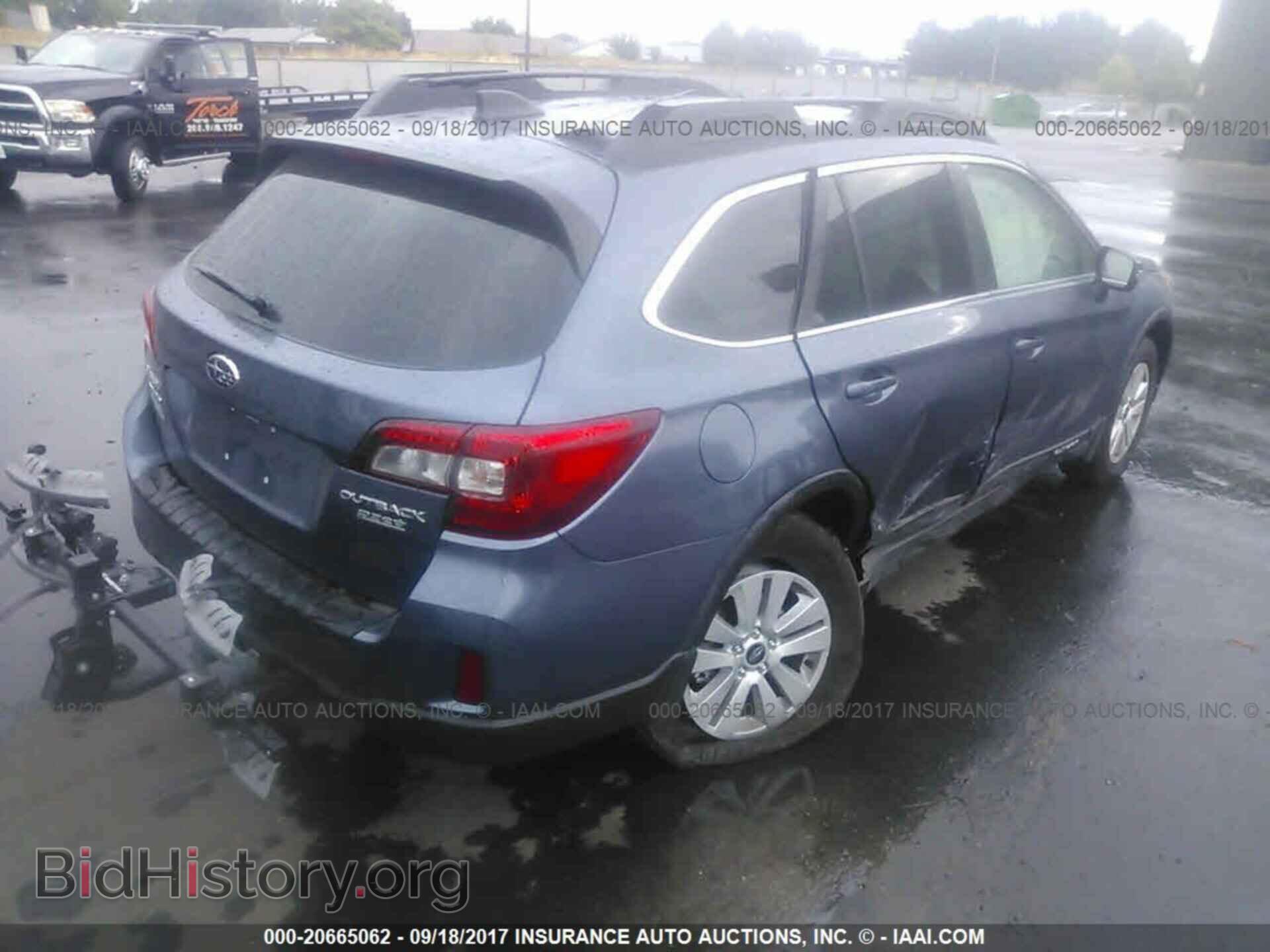 2017 Subaru Outback - VIN: 4S4BSAFC8H3416698 - Photo 4