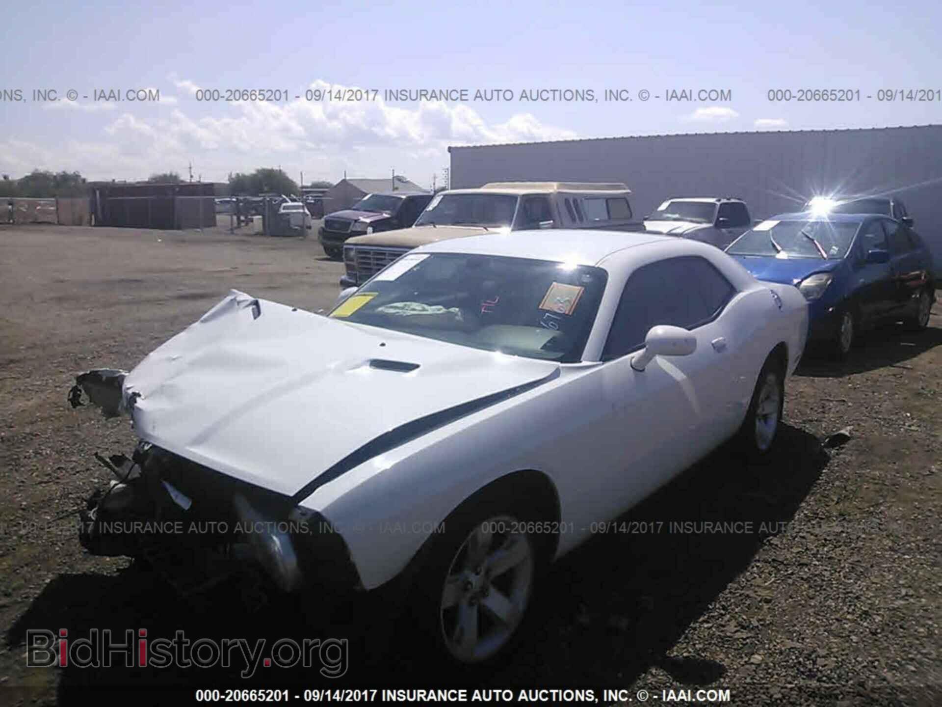 2012 Dodge Challenger - VIN: 2C3CDYAG8CH176763 - Photo 2